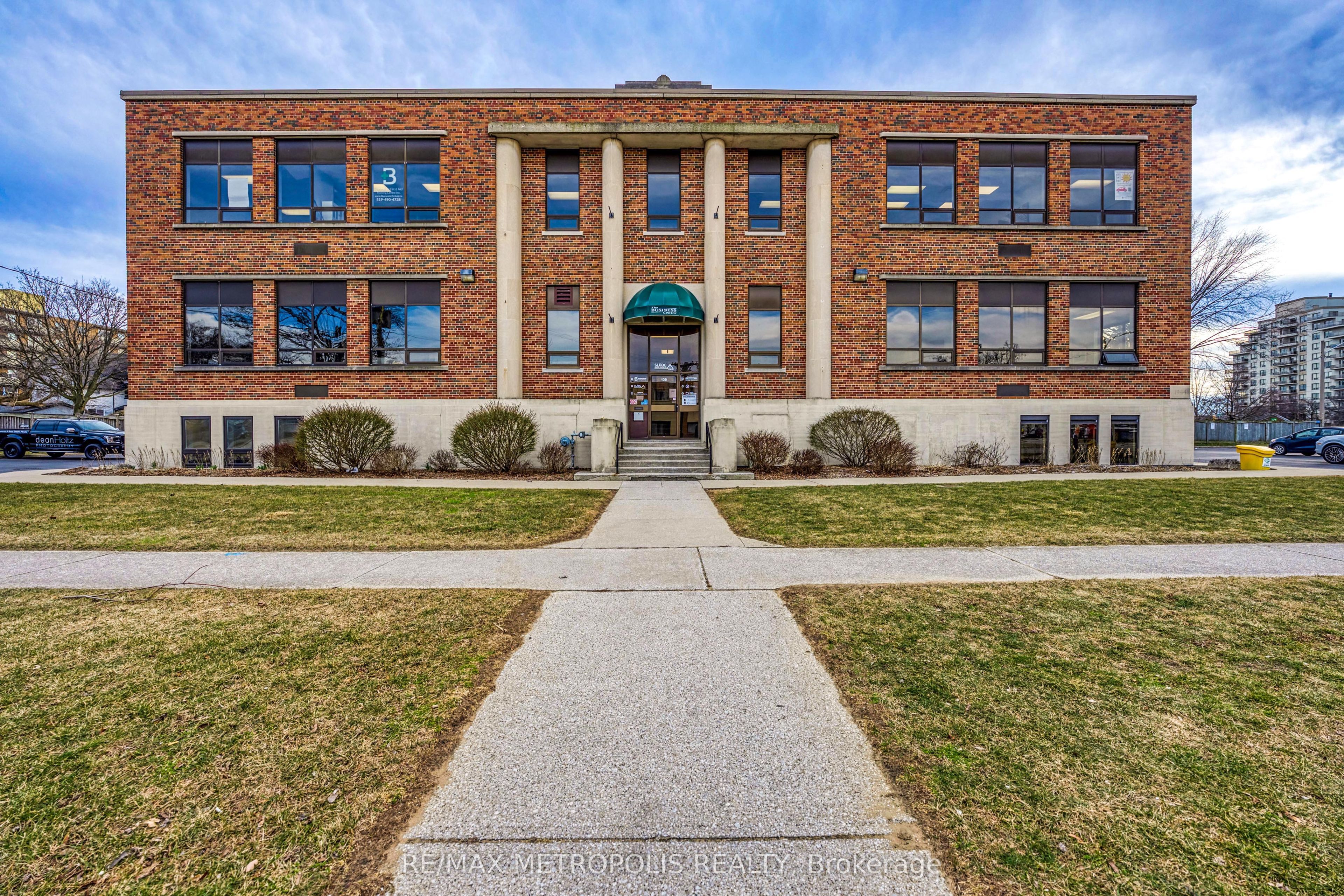 #a Upper - 109 Durand Street Property Photo 1