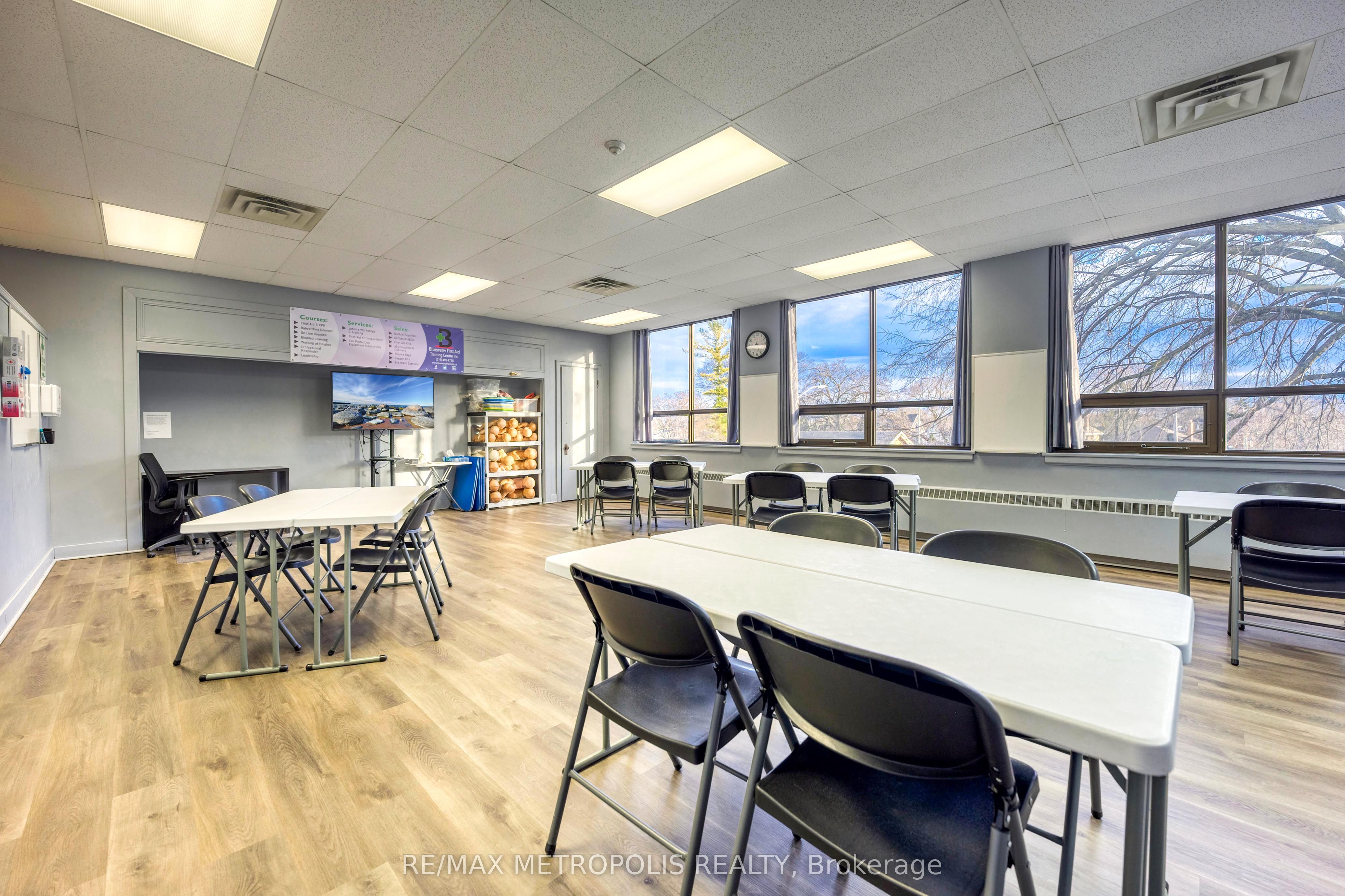 #a Upper - 109 Durand Street Property Photo 22