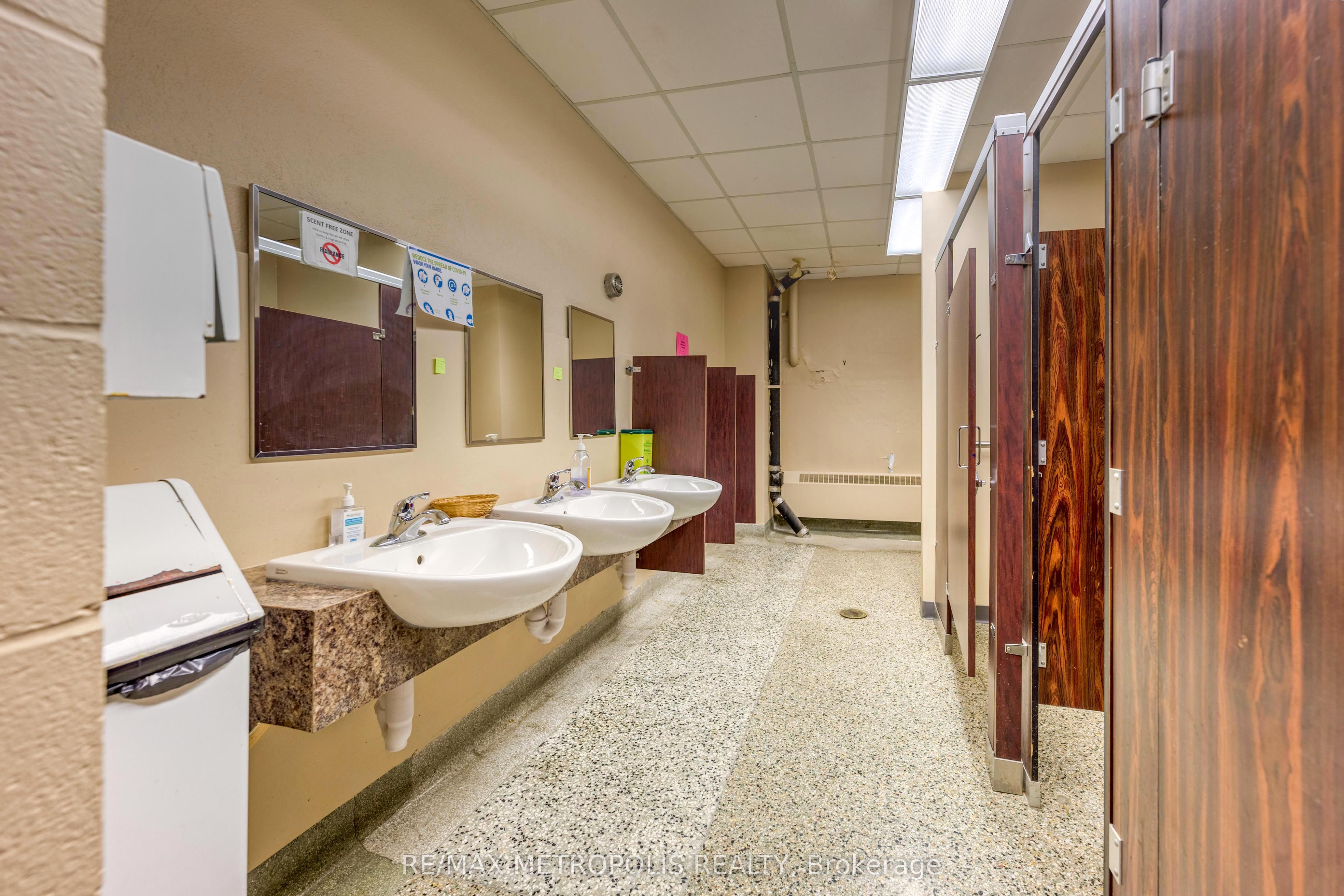 #a Upper - 109 Durand Street Property Photo 32