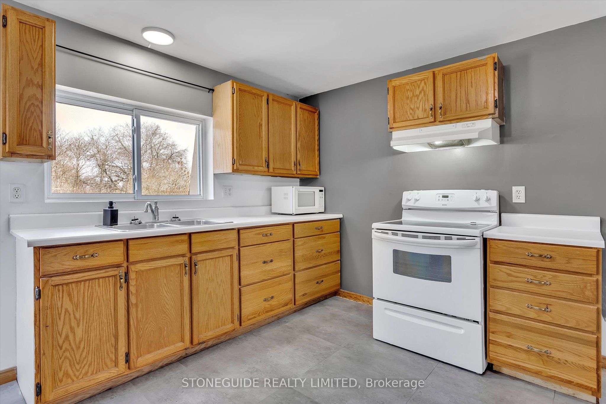 2515 Edgewood Park Property Photo 41