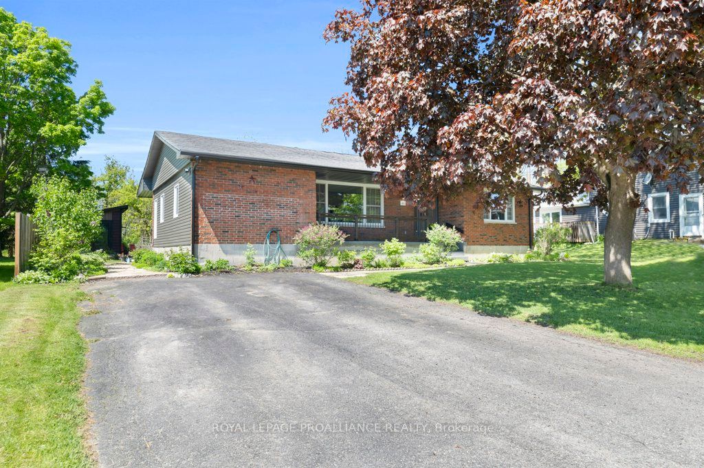 44 Emma St Property Photo 1