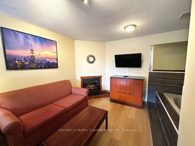 650 King St E Property Photo 15