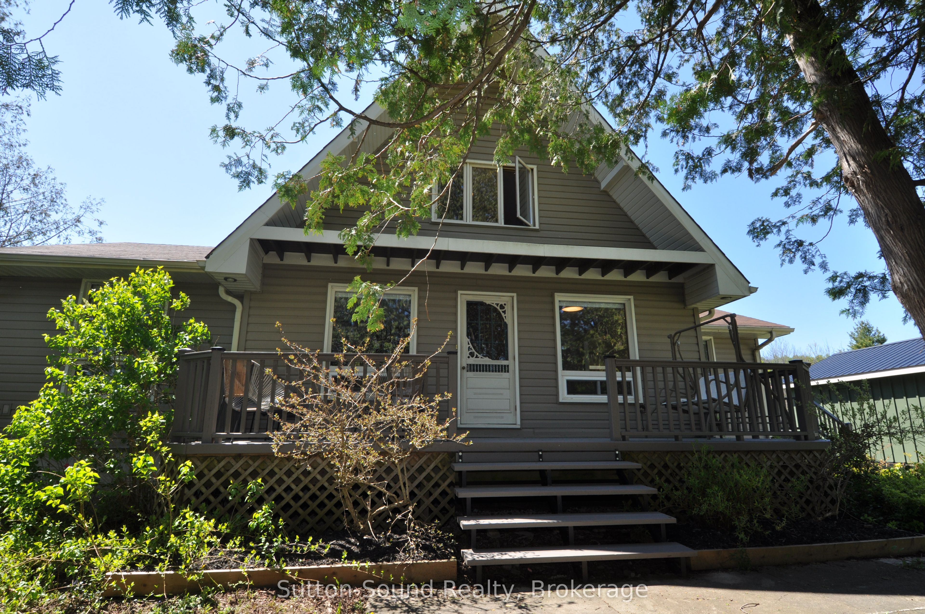 444 Balmy Beach Road Property Photo 1