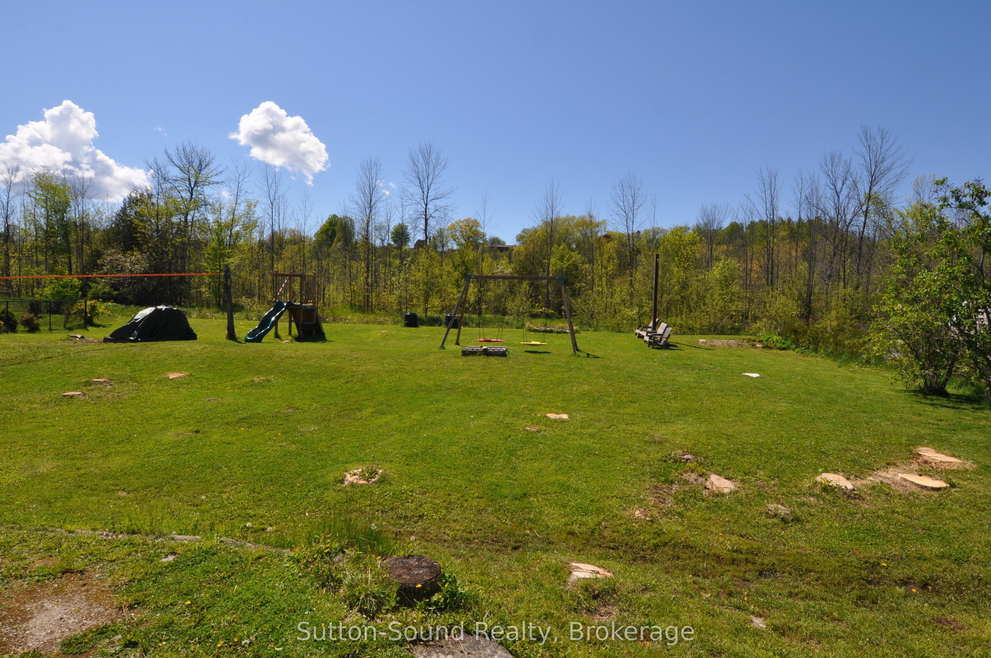 444 Balmy Beach Road Property Photo 3