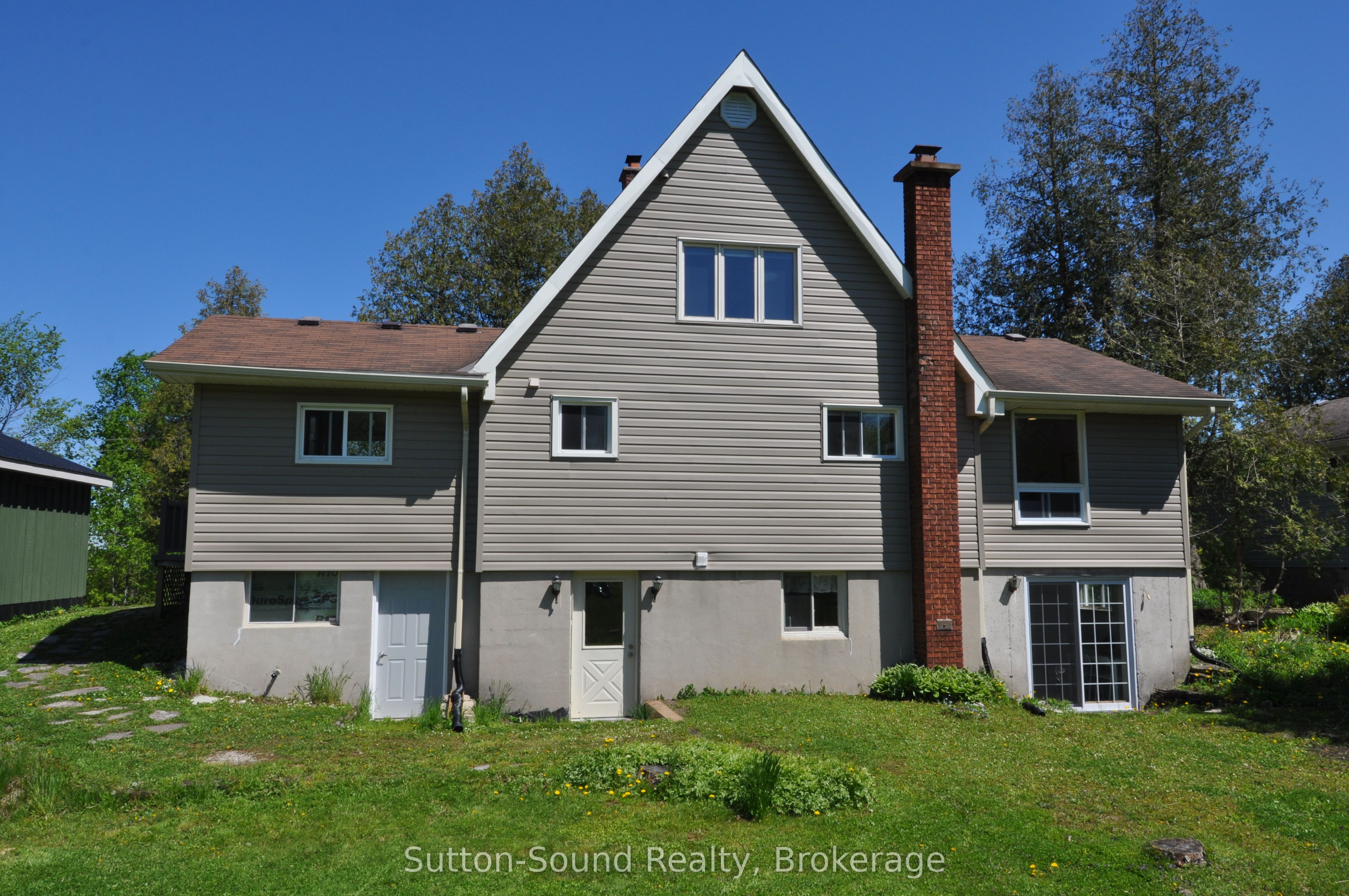 444 Balmy Beach Road Property Photo 4