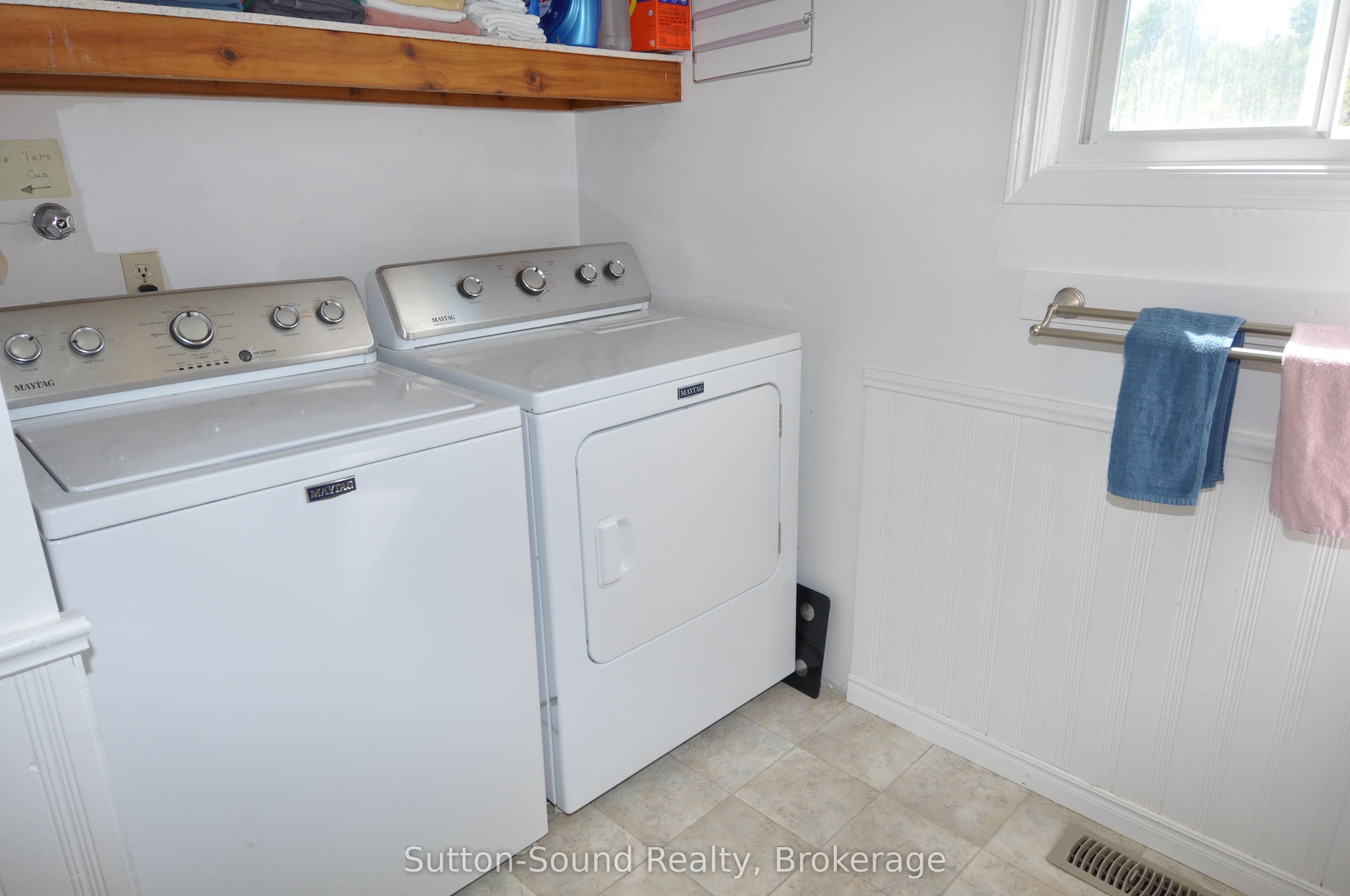 444 Balmy Beach Road Property Photo 18