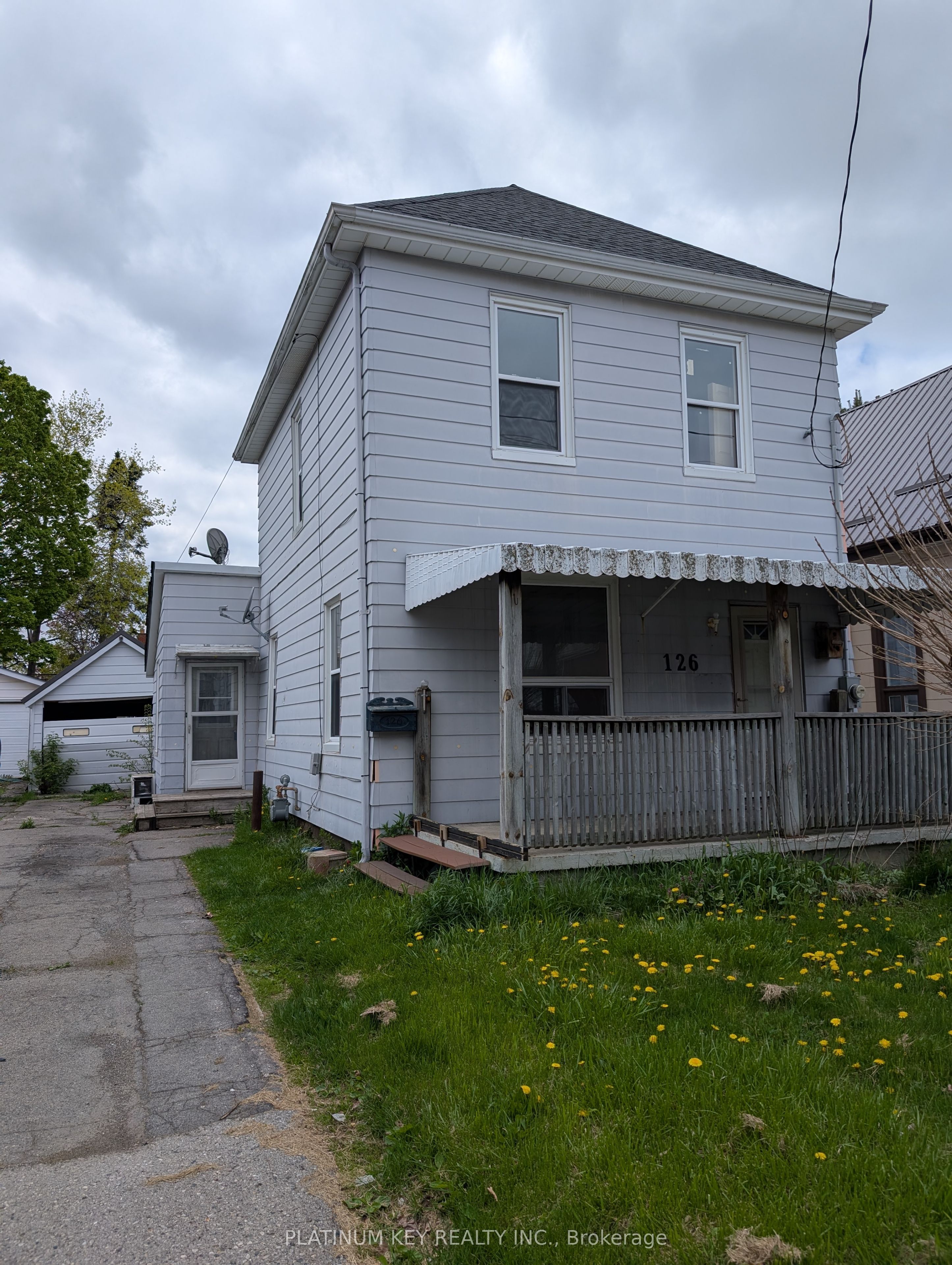 126 Manitoba Street Property Photo 1