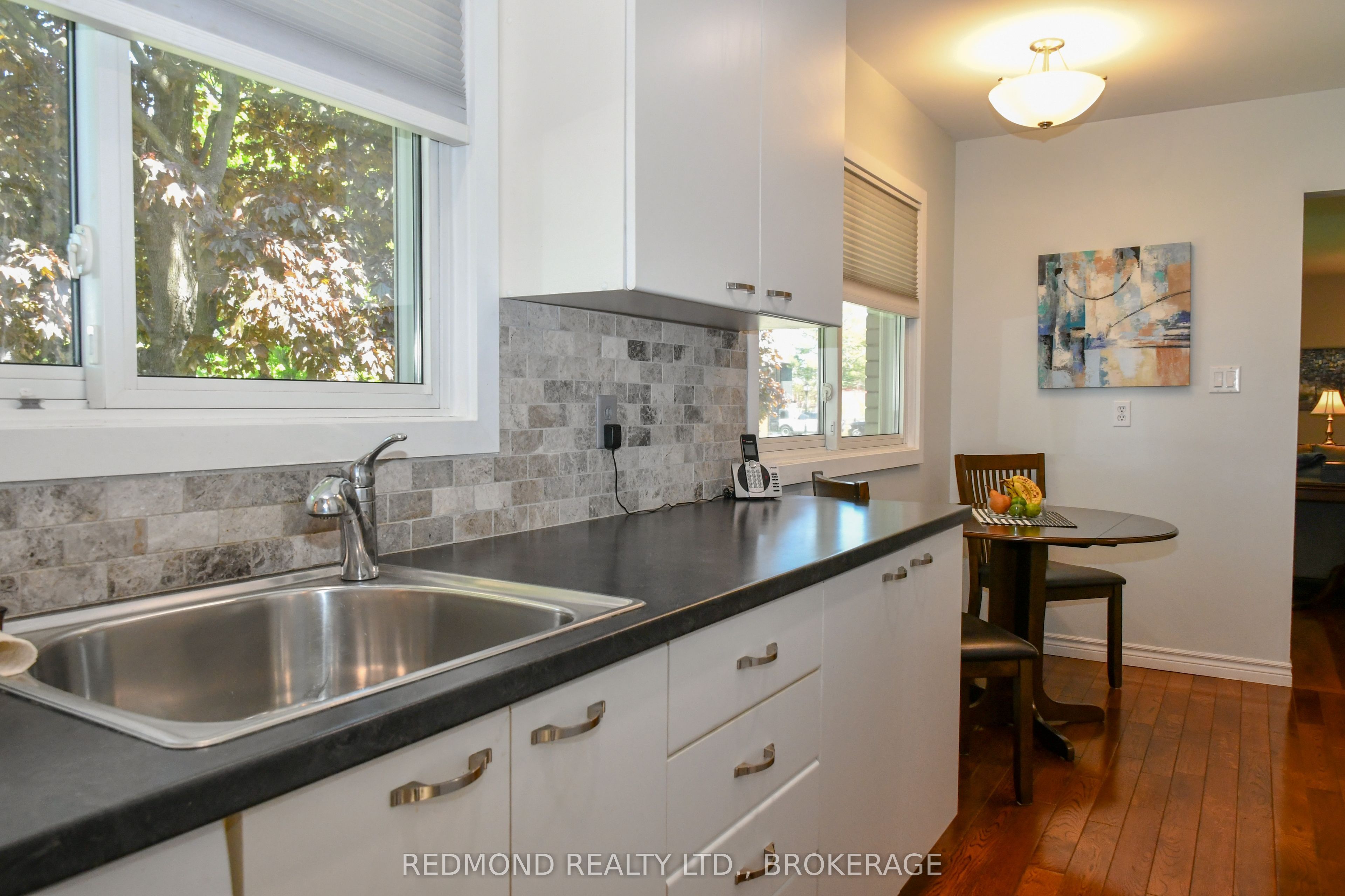 475 Pine Street E Property Photo 12