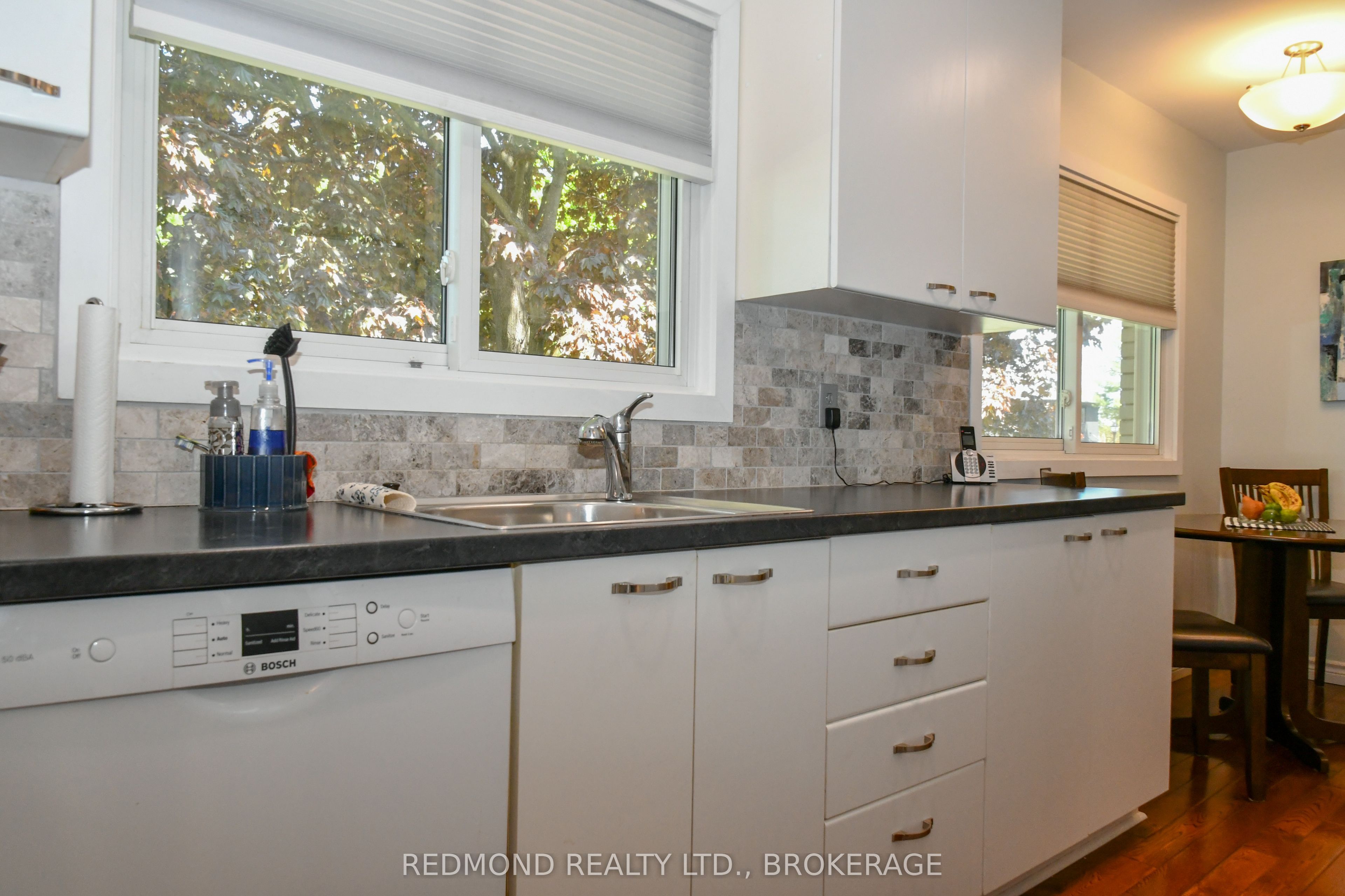 475 Pine Street E Property Photo 13