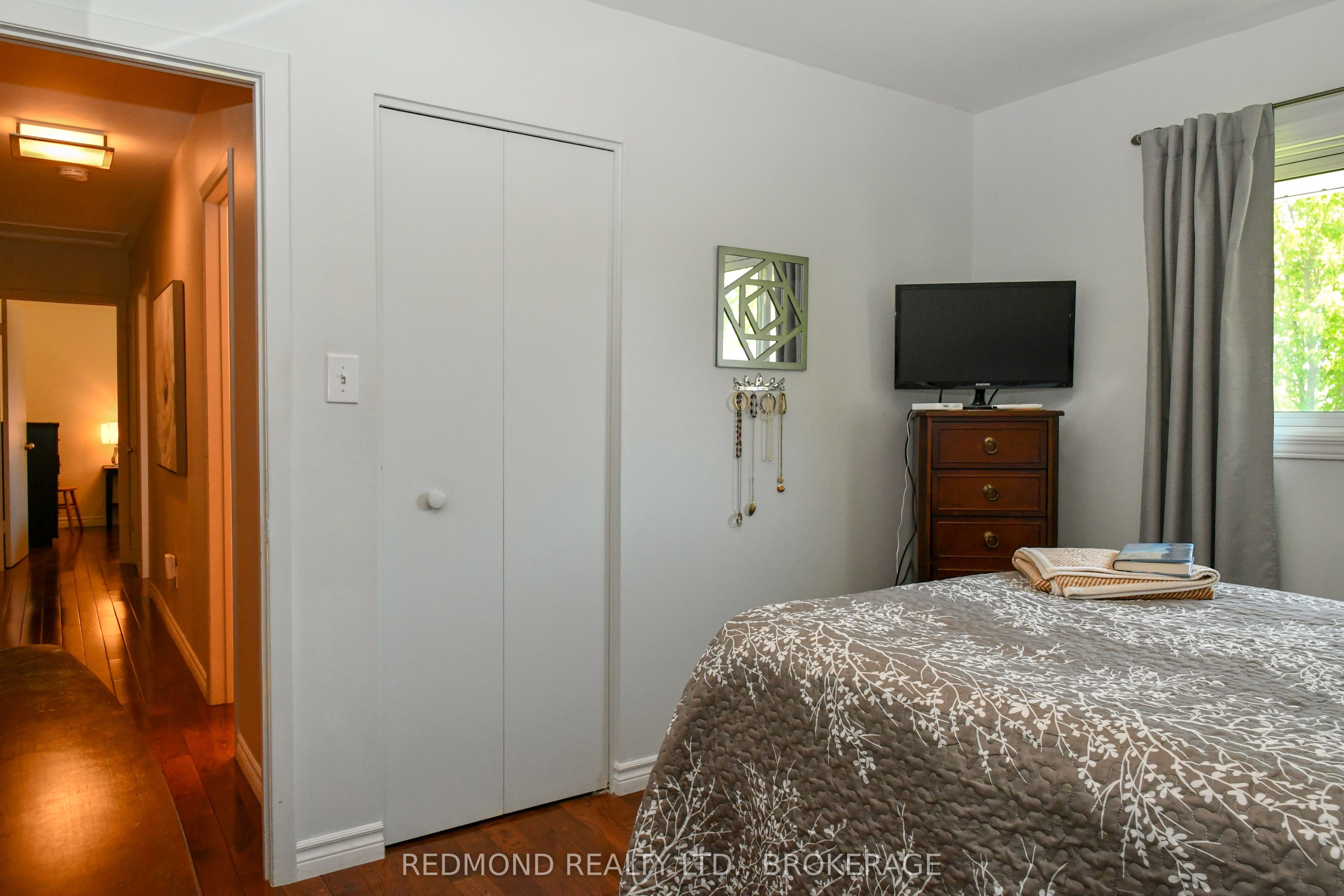 475 Pine Street E Property Photo 15
