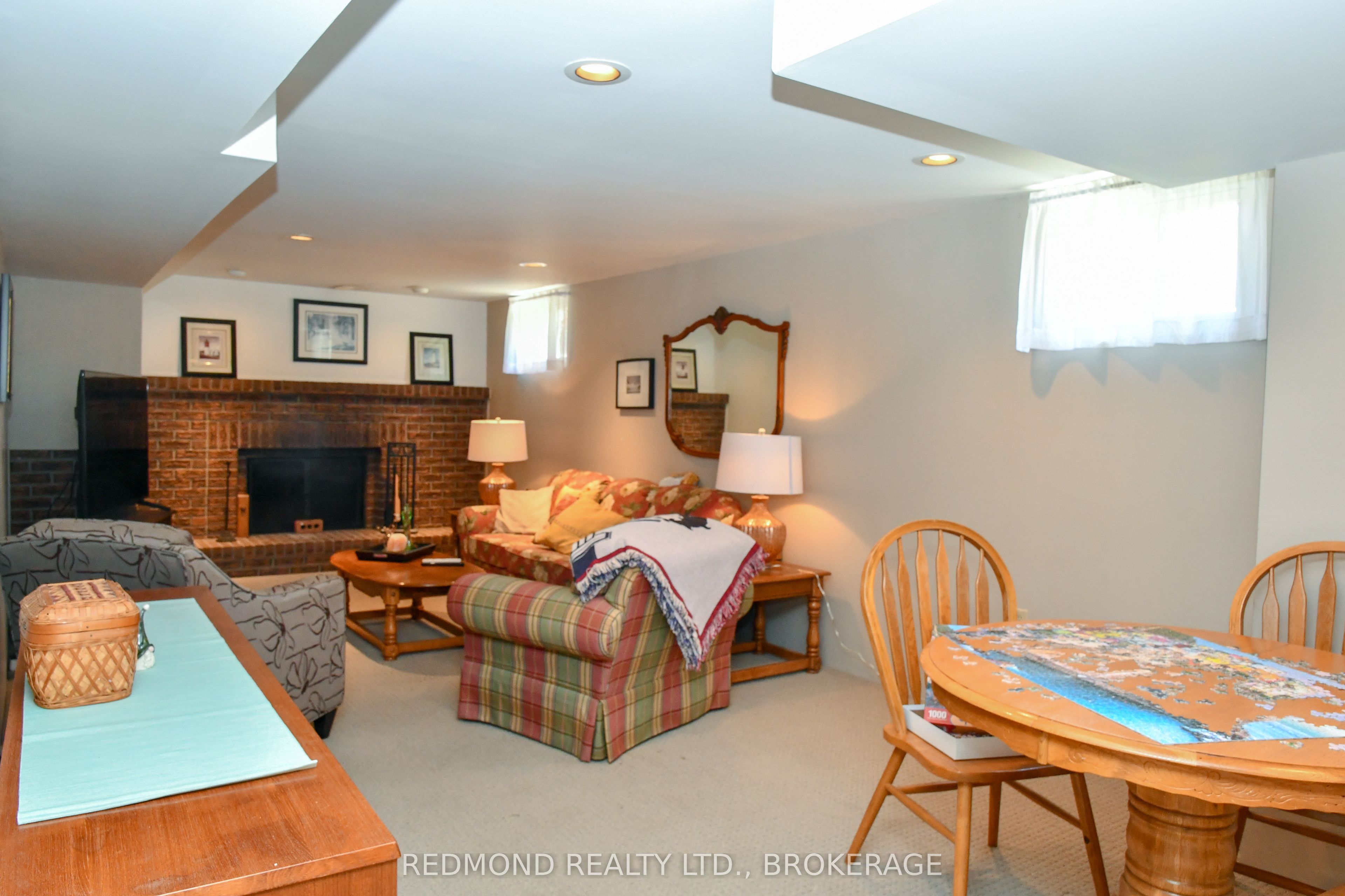 475 Pine Street E Property Photo 20