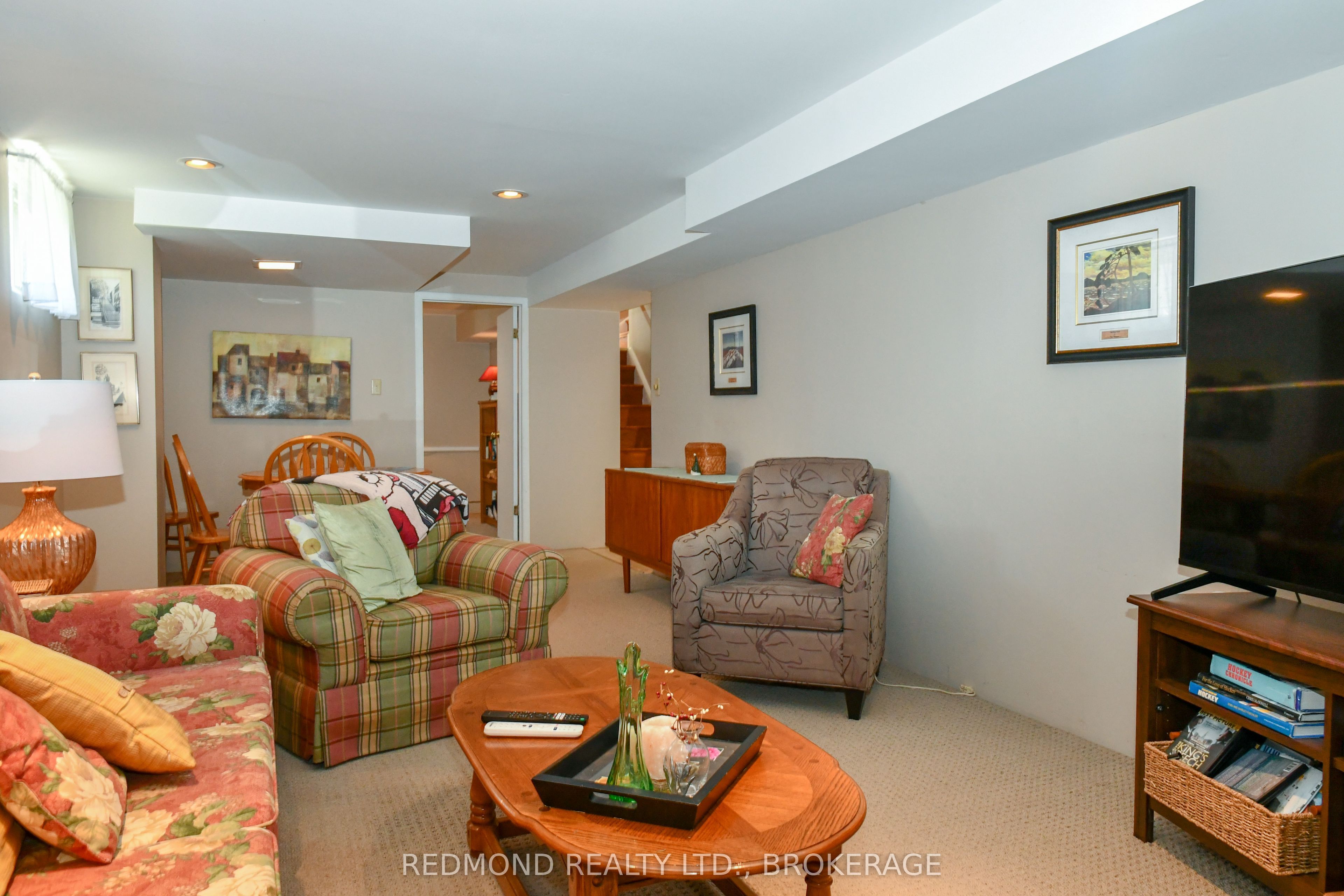 475 Pine Street E Property Photo 25