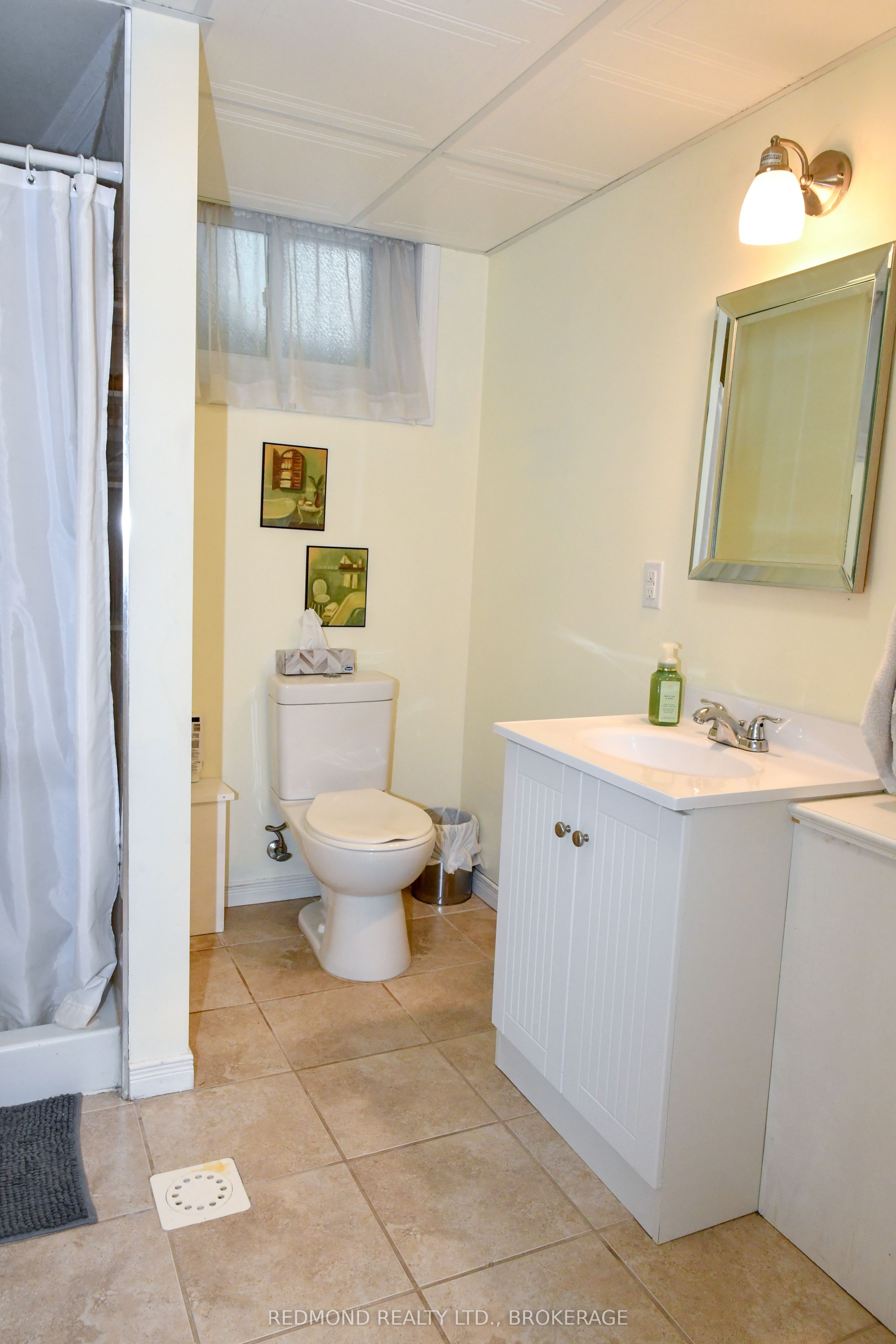 475 Pine Street E Property Photo 29