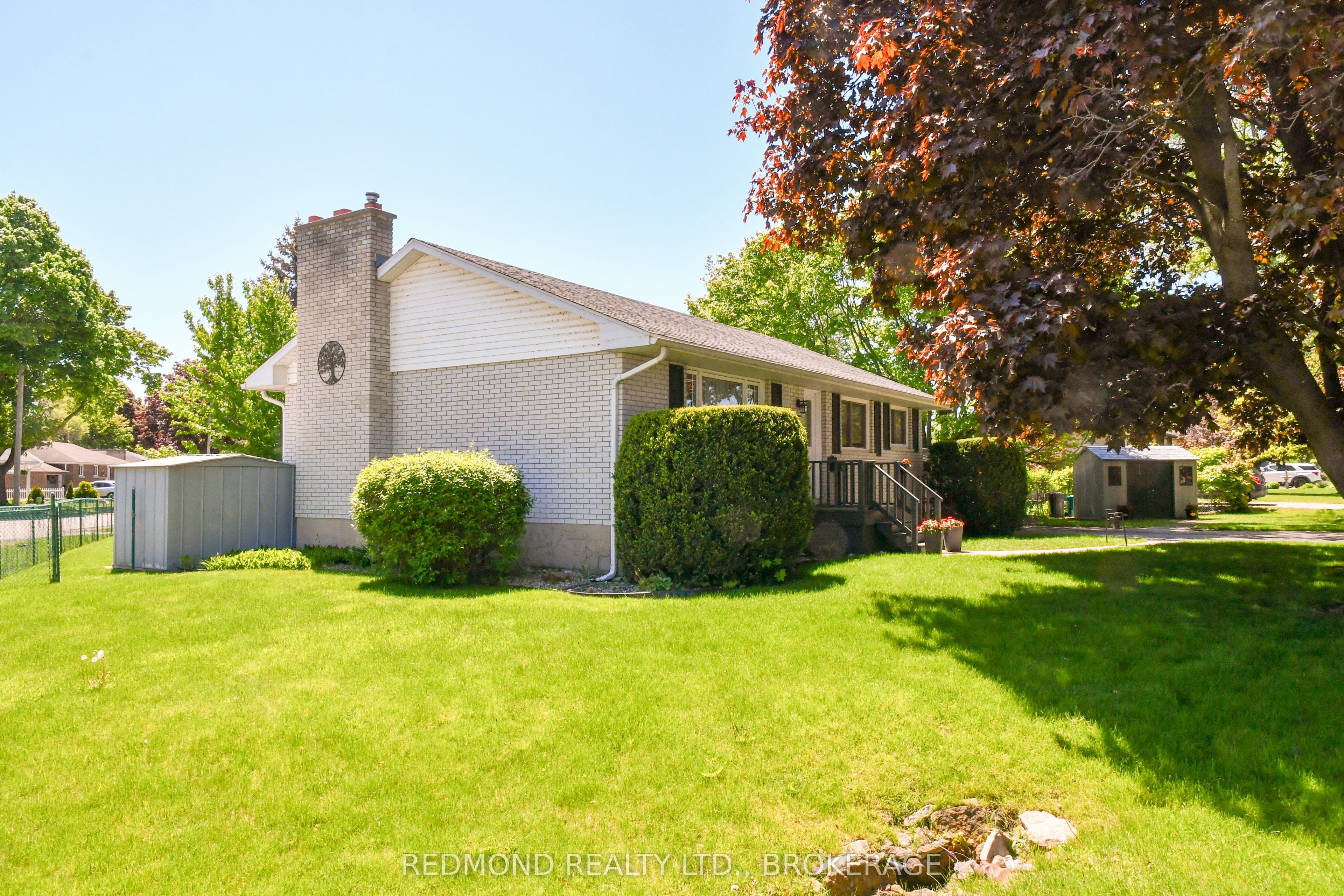 475 Pine Street E Property Photo 43