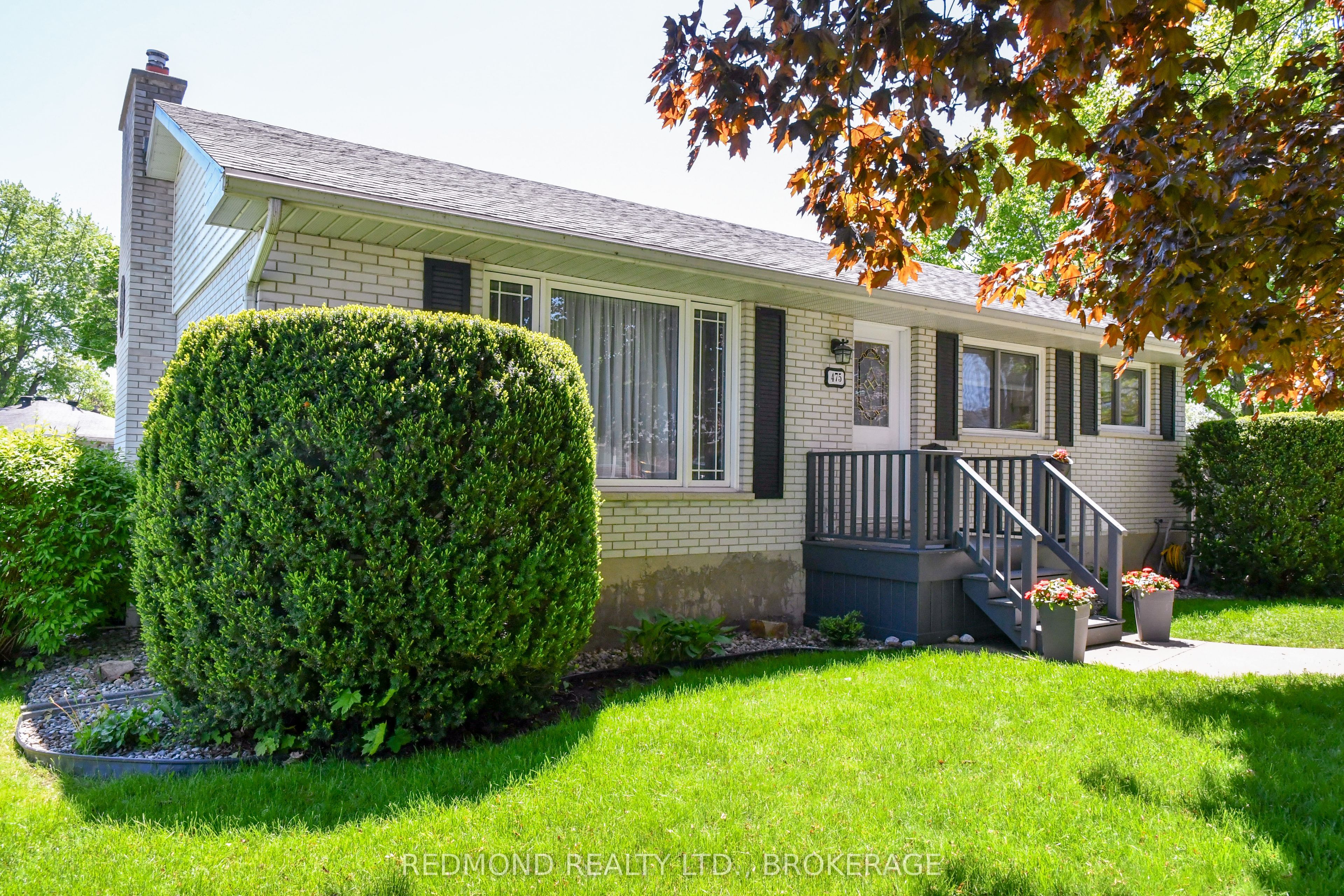 475 Pine Street E Property Photo 45