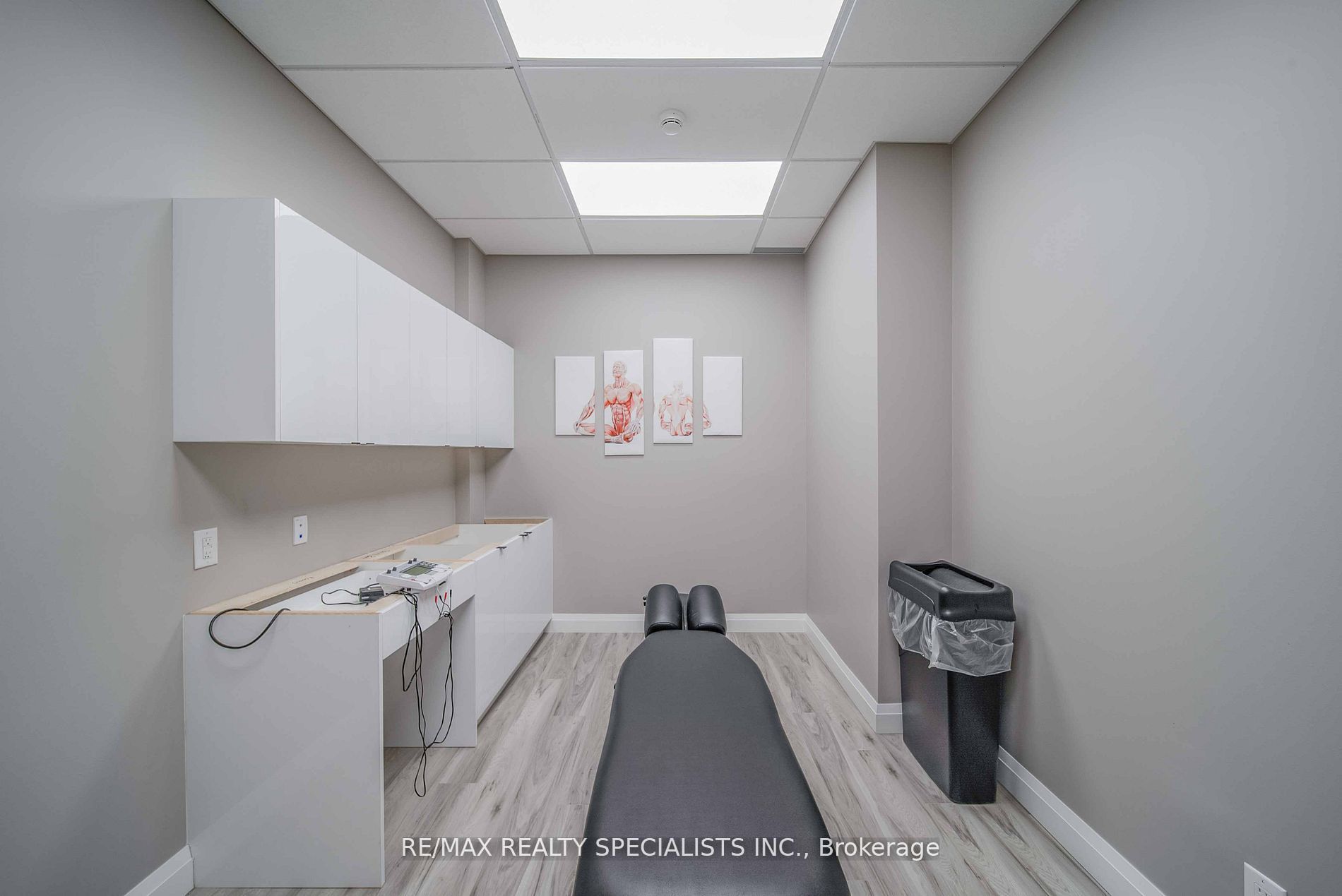 #medical - 5698 Main Street Property Photo 6