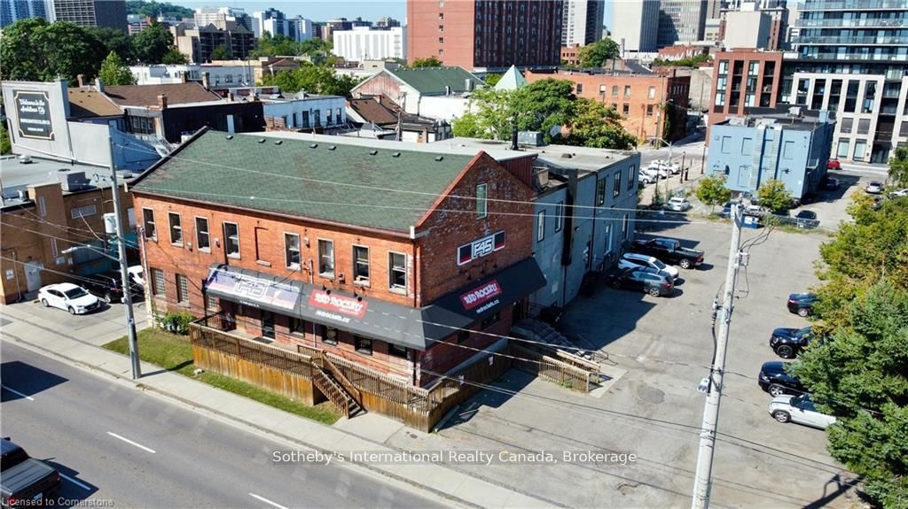 15 Wellington St N Property Photo 2