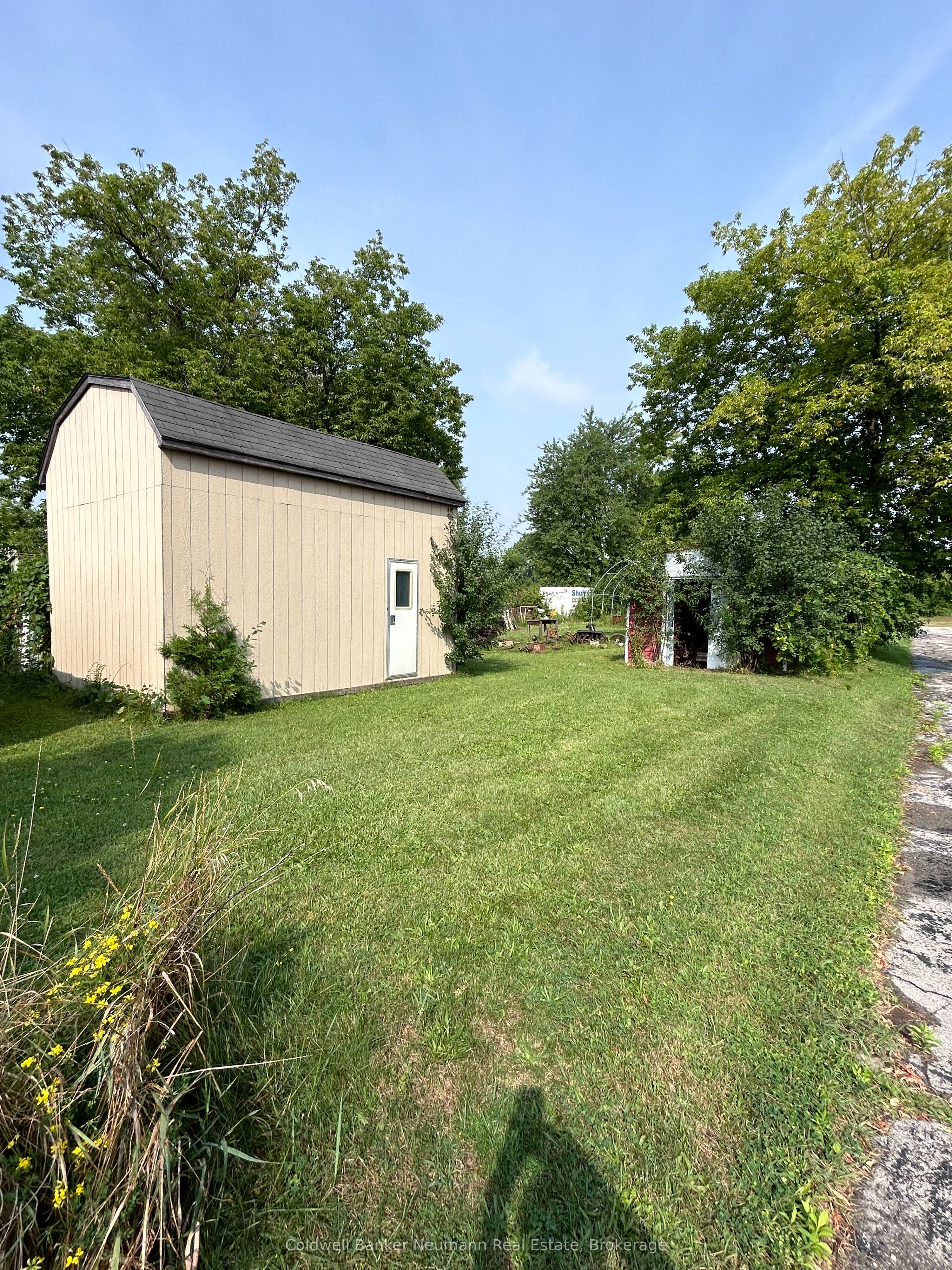 393 Woodlawn Rd W Property Photo 8