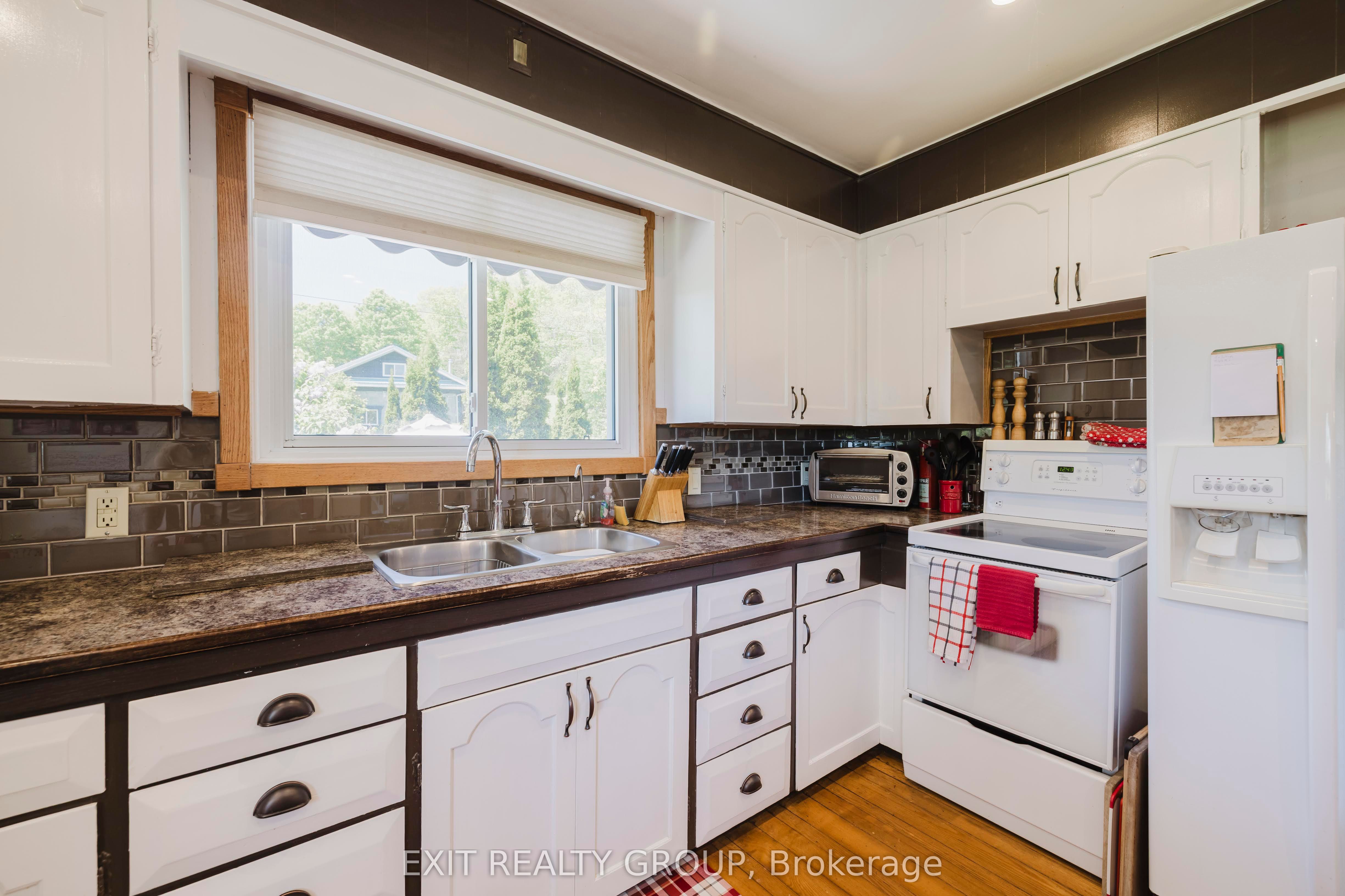 556 Rosebush Road Property Photo 8