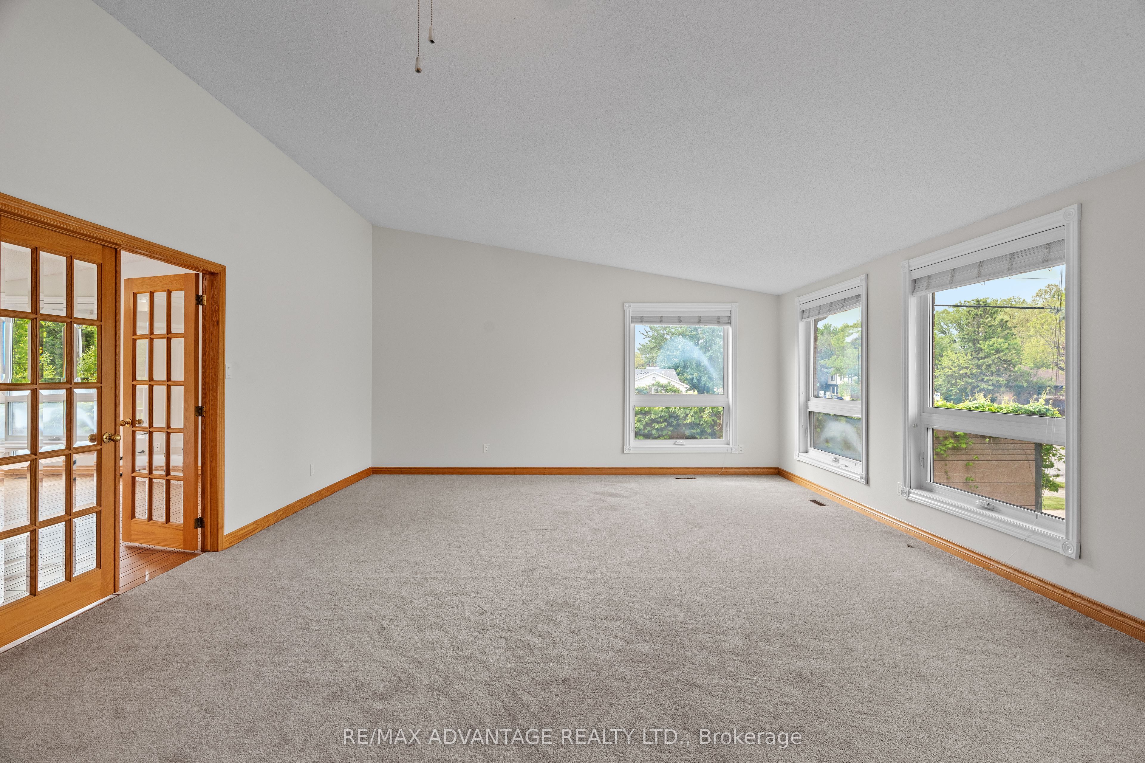 1554 Hastings Drive Property Photo 9
