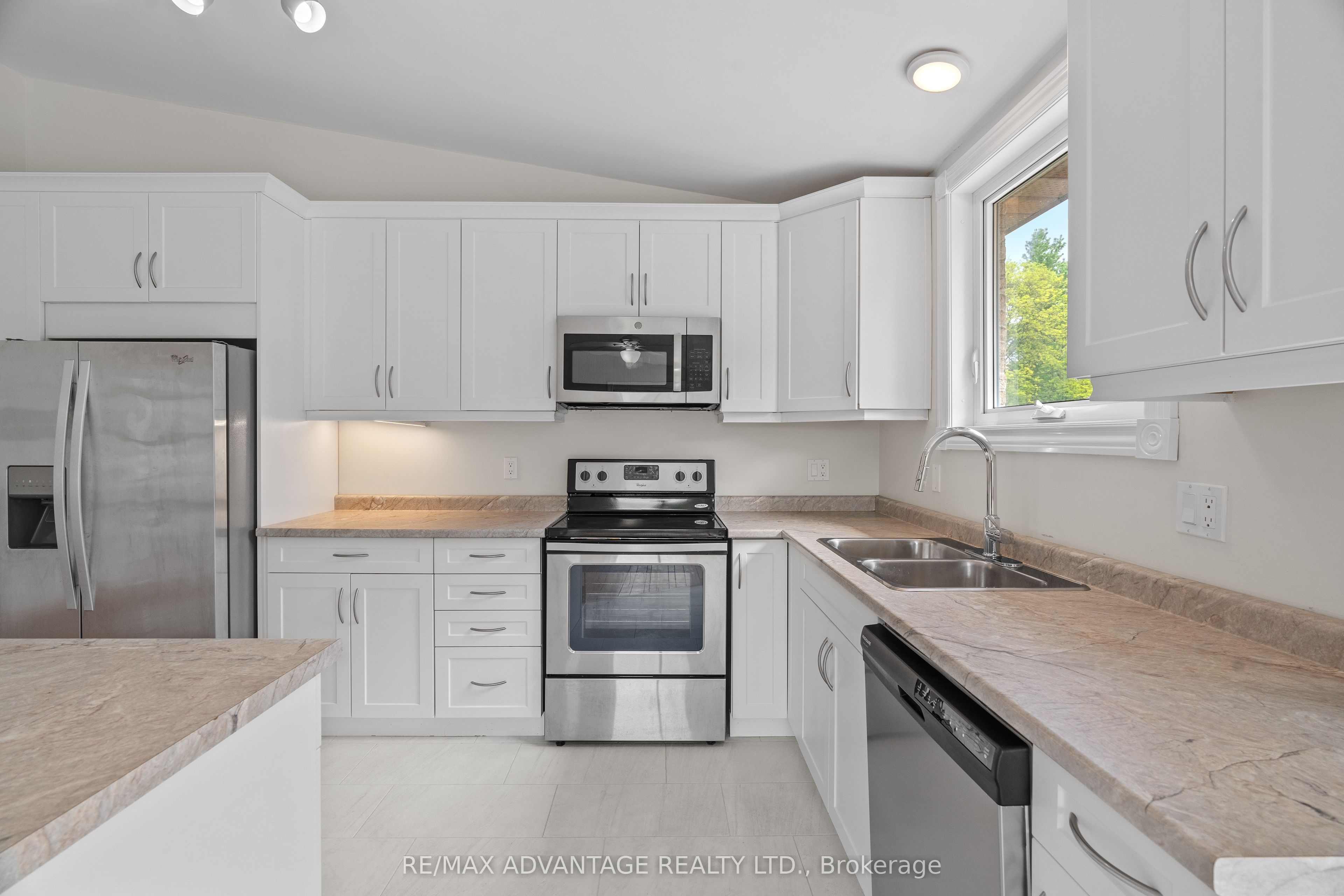 1554 Hastings Drive Property Photo 13