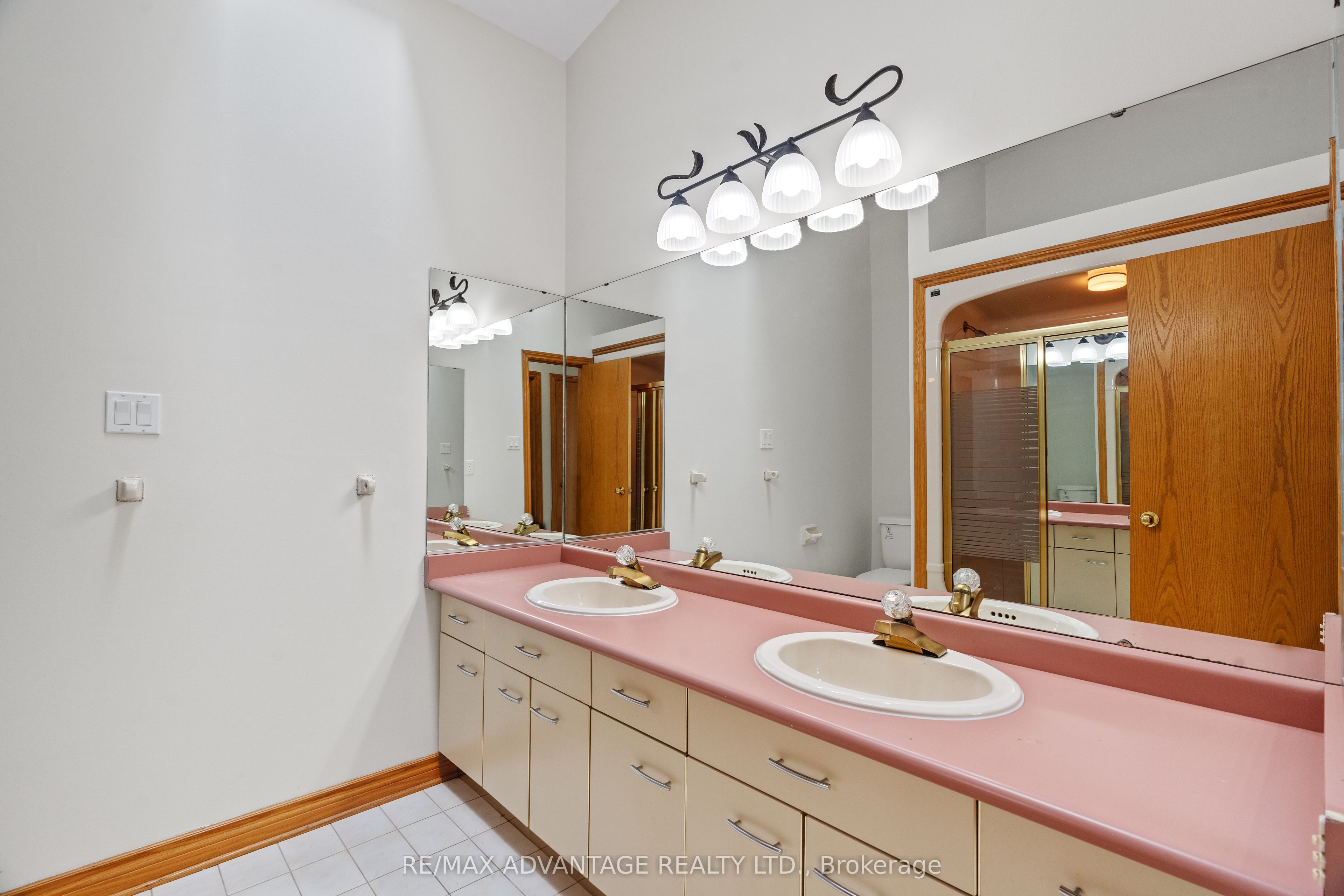 1554 Hastings Drive Property Photo 29