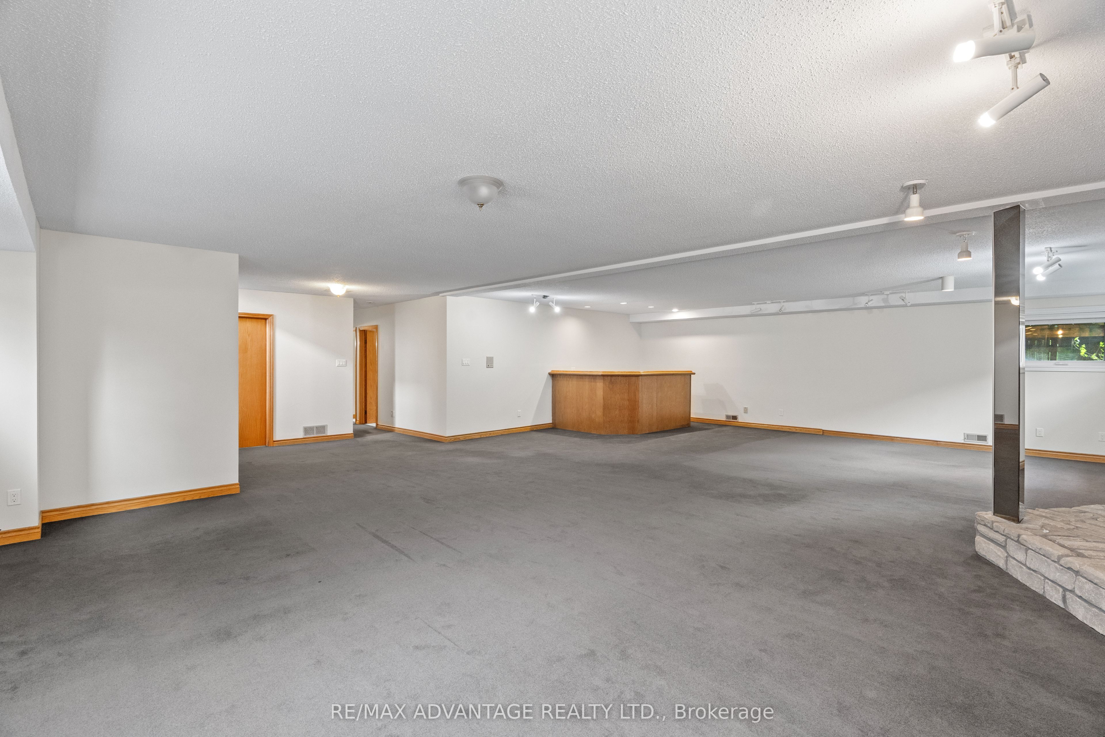 1554 Hastings Drive Property Photo 31