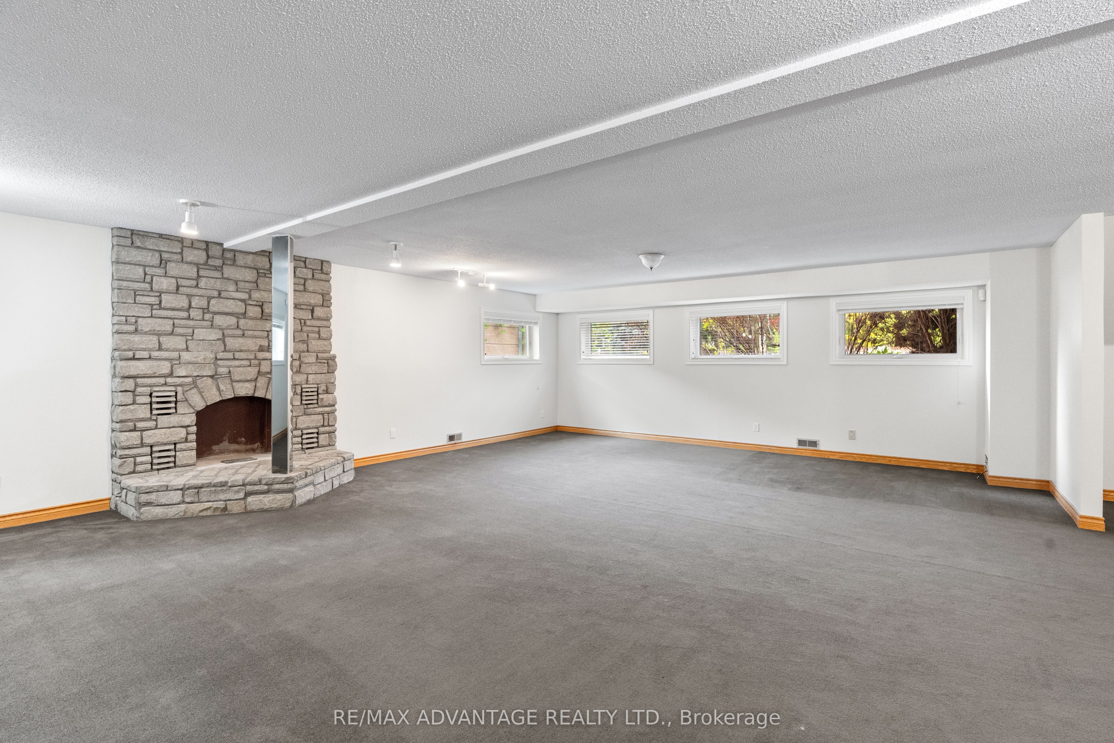 1554 Hastings Drive Property Photo 33