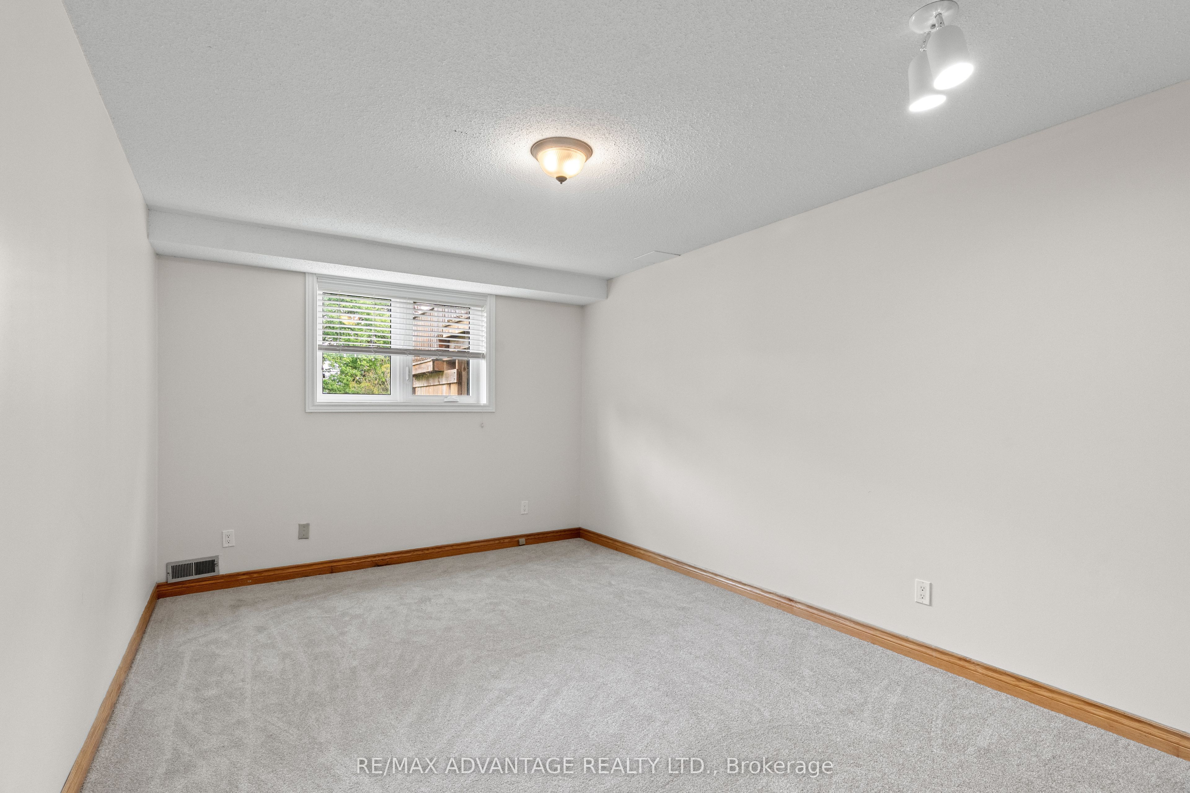 1554 Hastings Drive Property Photo 34