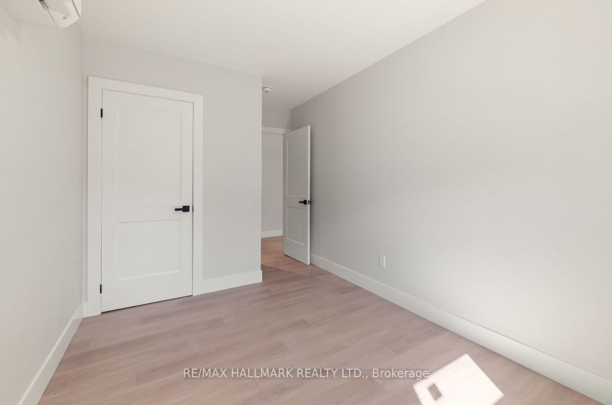 124 Upper Unit Colborne Street Property Photo 4