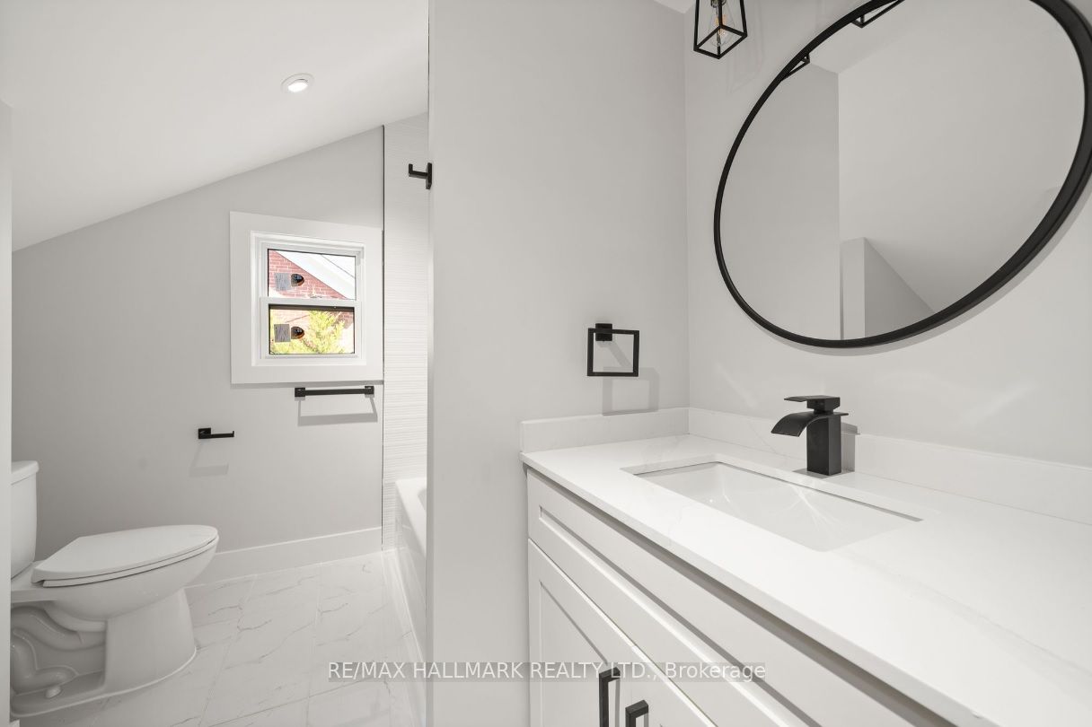 124 Upper Unit Colborne Street Property Photo 6