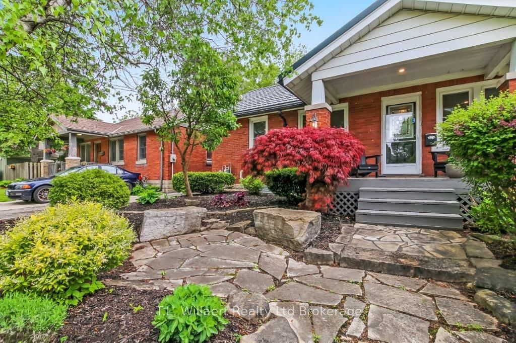258 Graham Street Property Photo 4