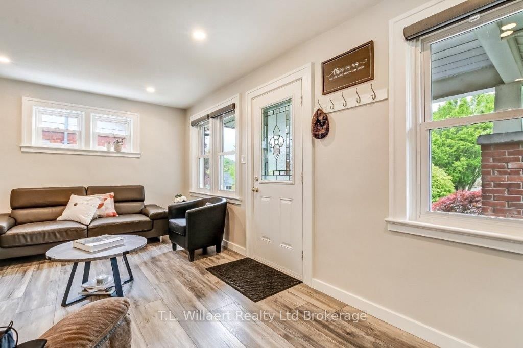 258 Graham Street Property Photo 7