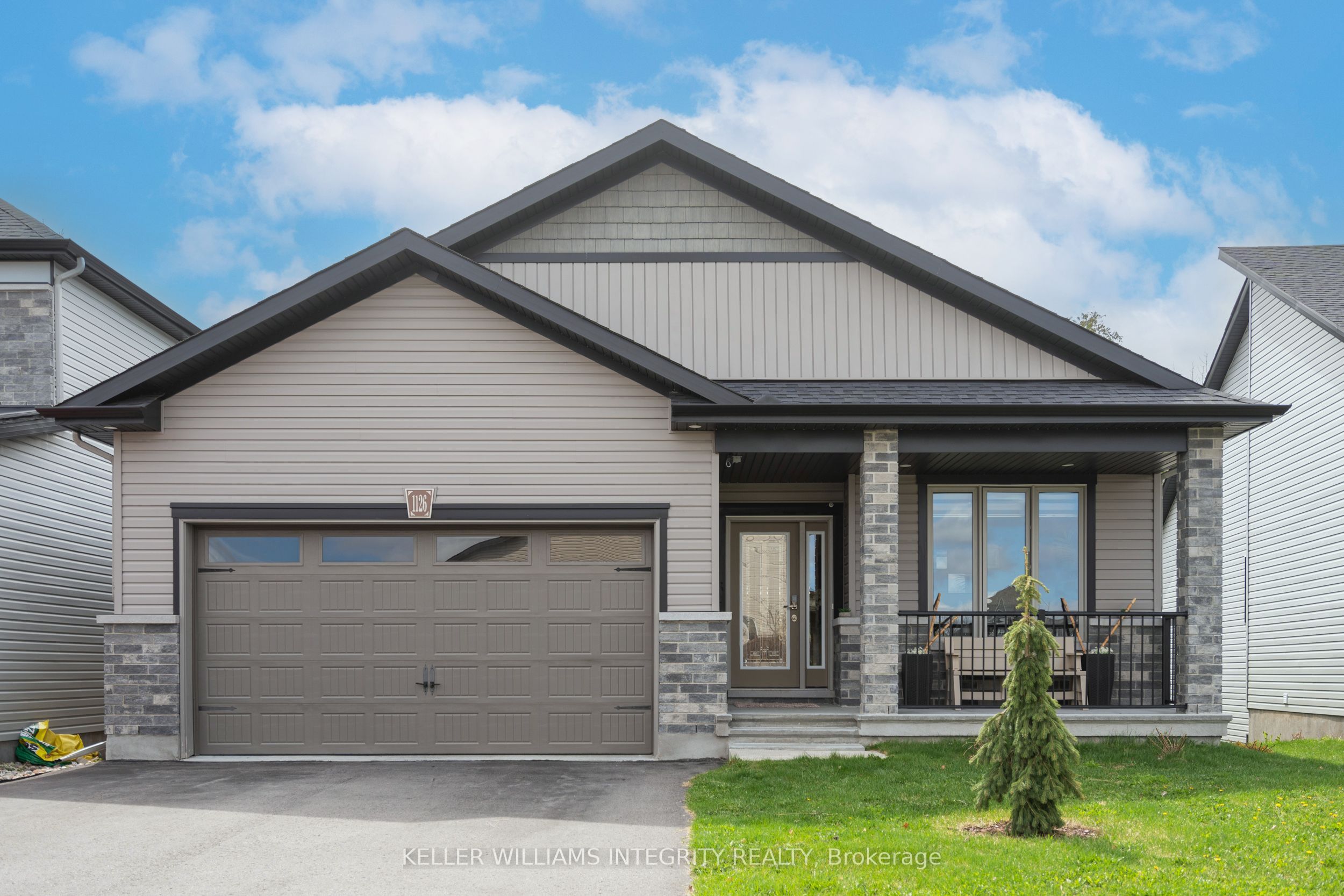 1126 Beckett Crescent Property Photo 1