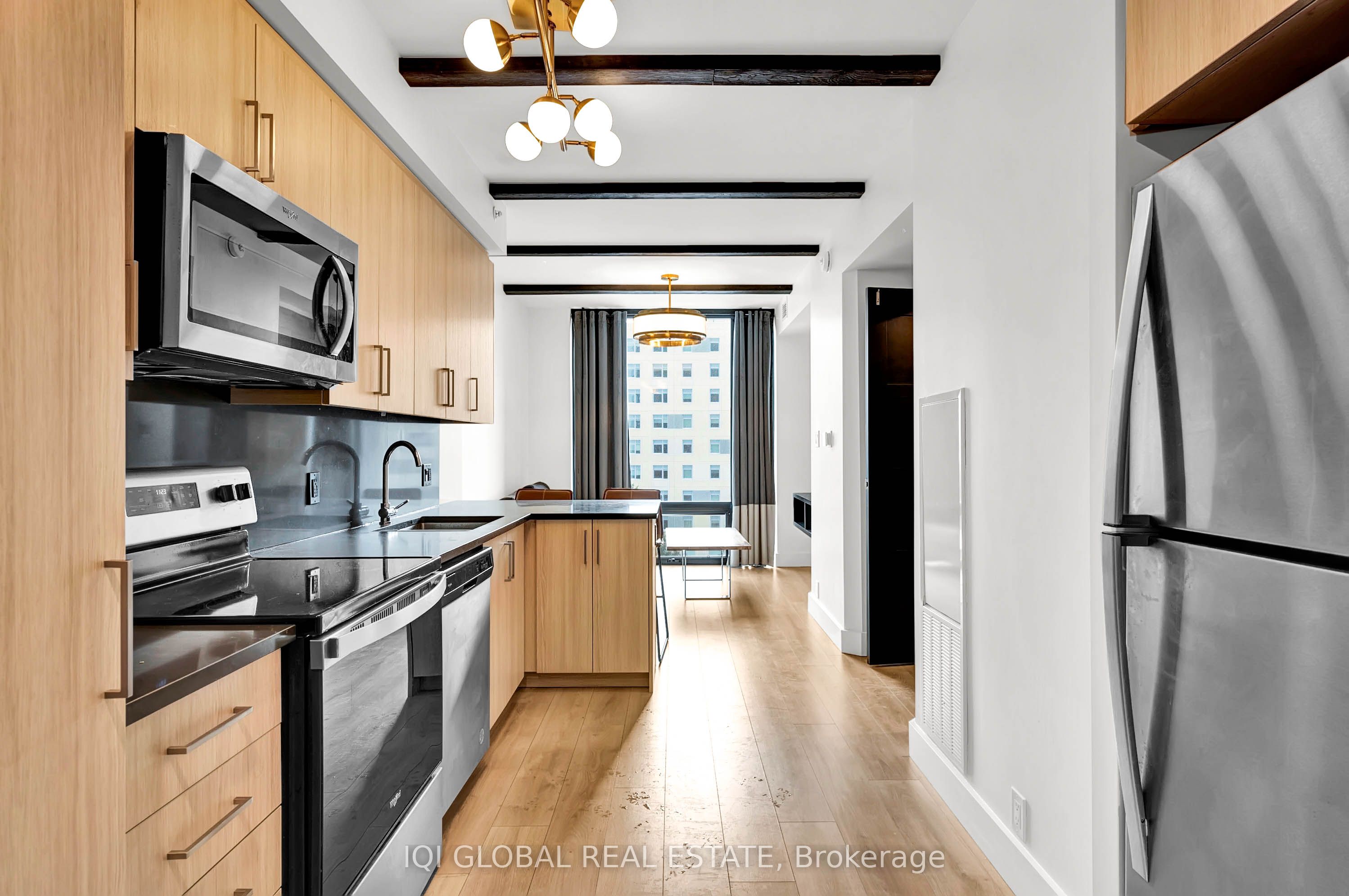 145 Columbia Street W 736 Property Photo 1