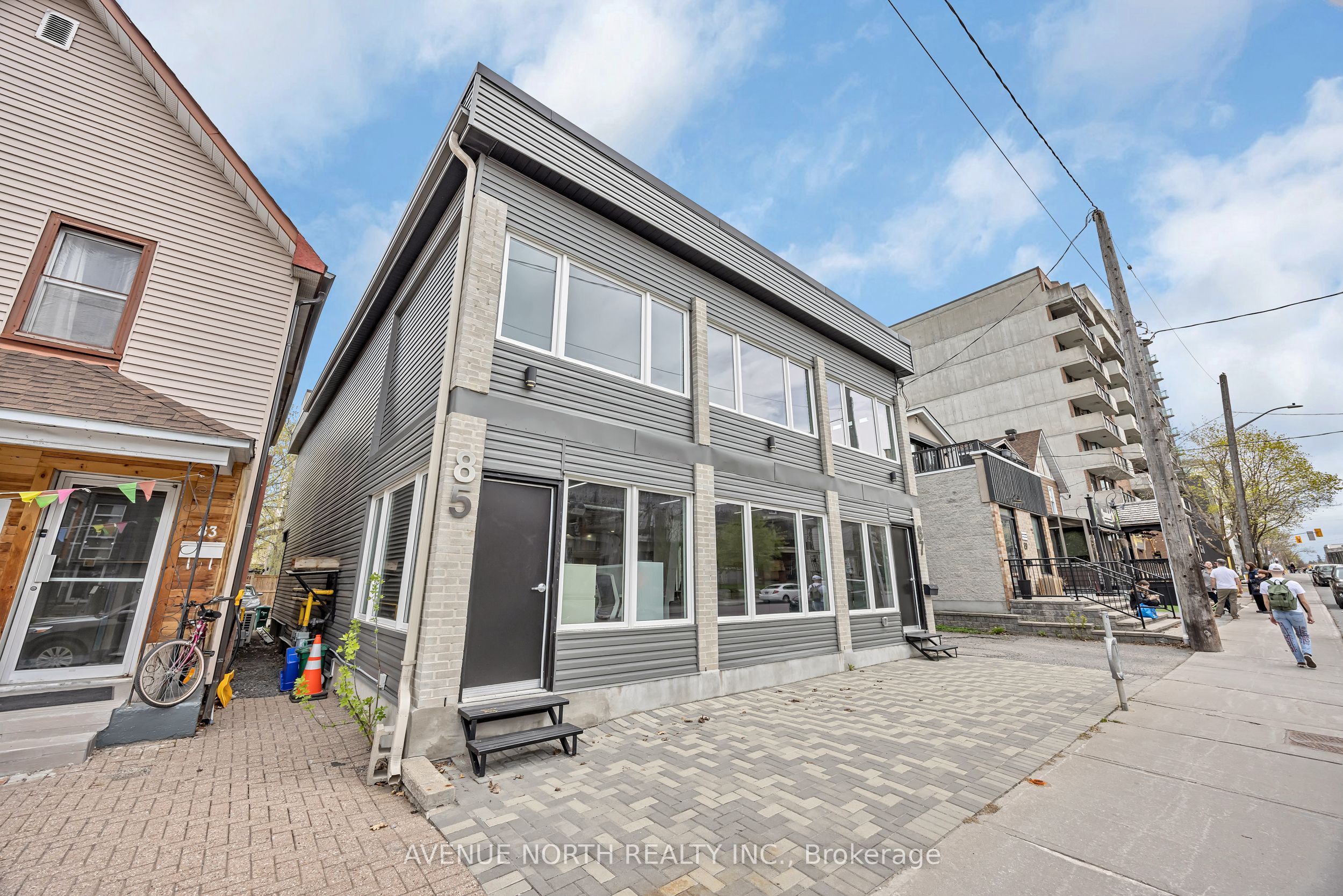 85 Holland Avenue N Property Photo 2