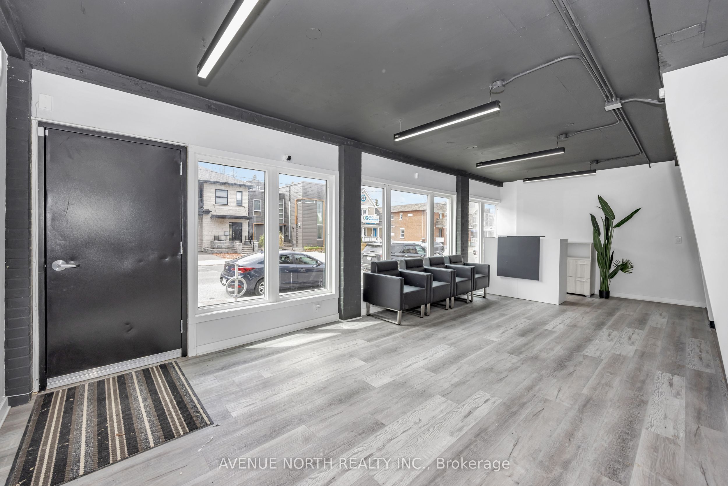 85 Holland Avenue N Property Photo 6