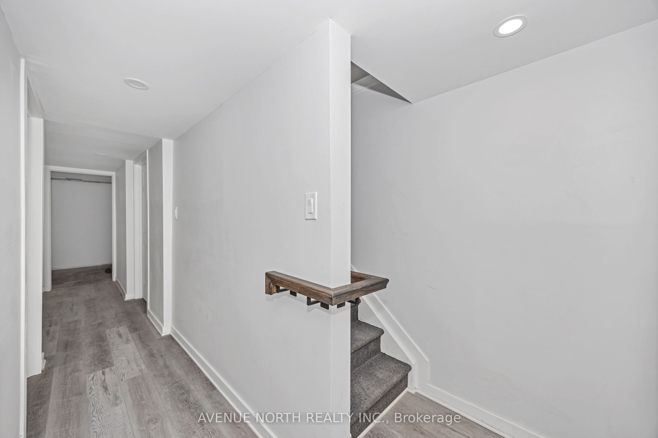 85 Holland Avenue N Property Photo 24