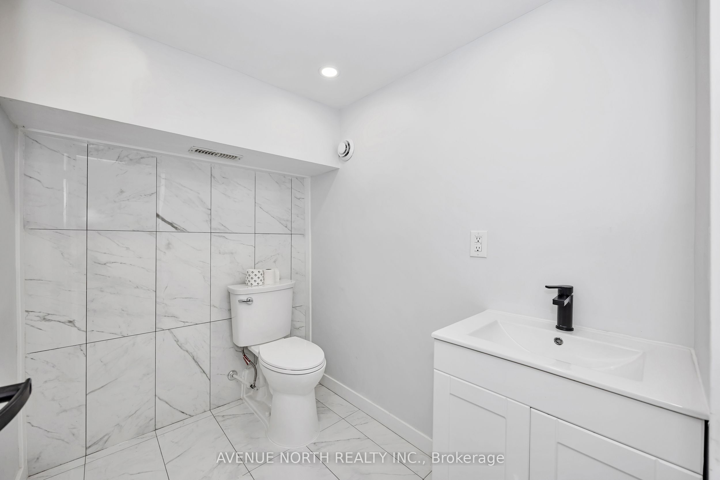 85 Holland Avenue N Property Photo 25