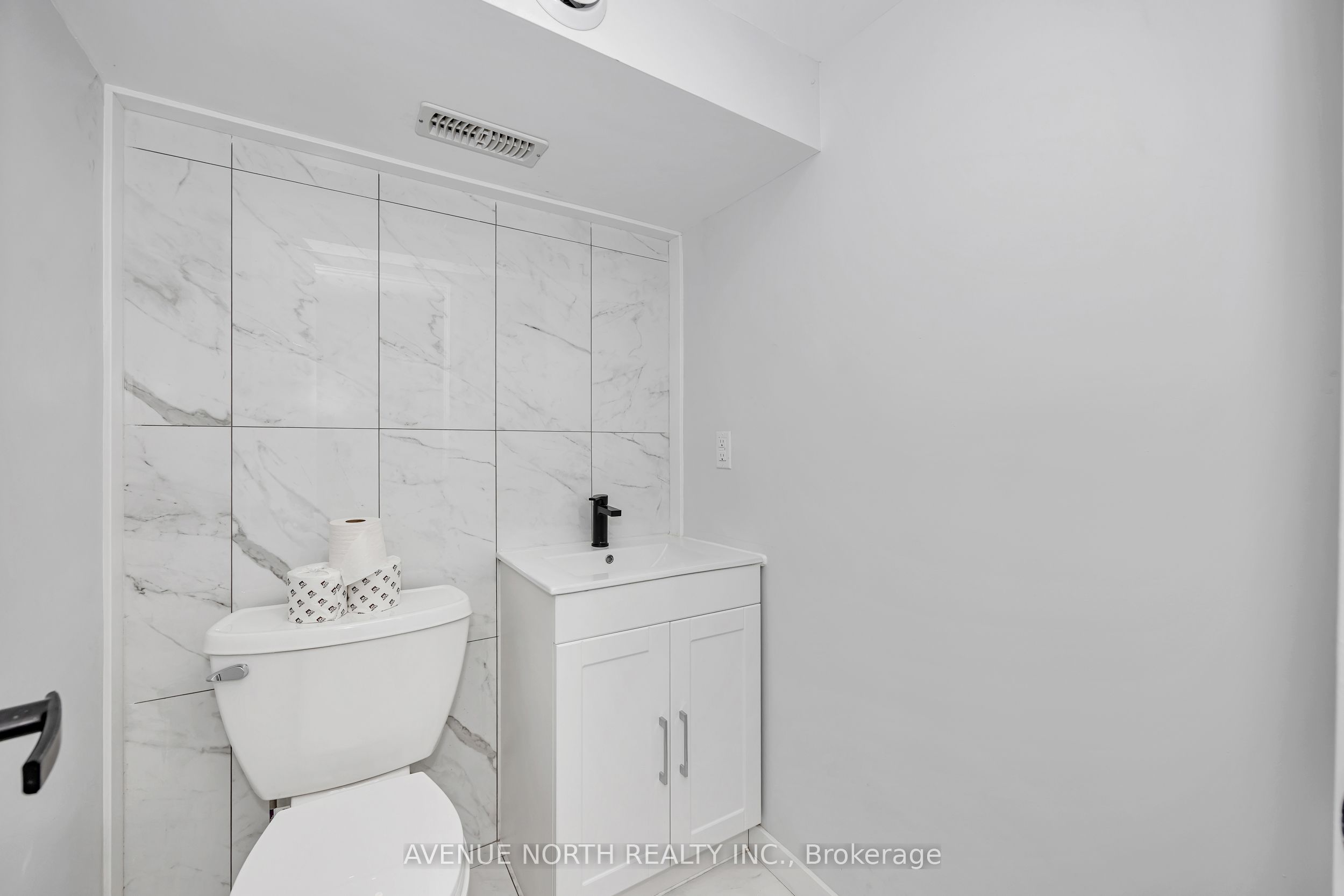 85 Holland Avenue N Property Photo 27