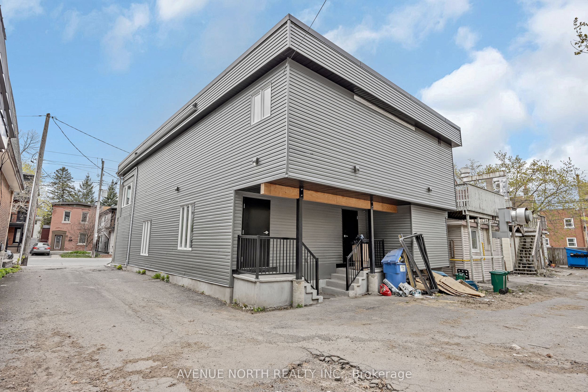 85 Holland Avenue N Property Photo 31