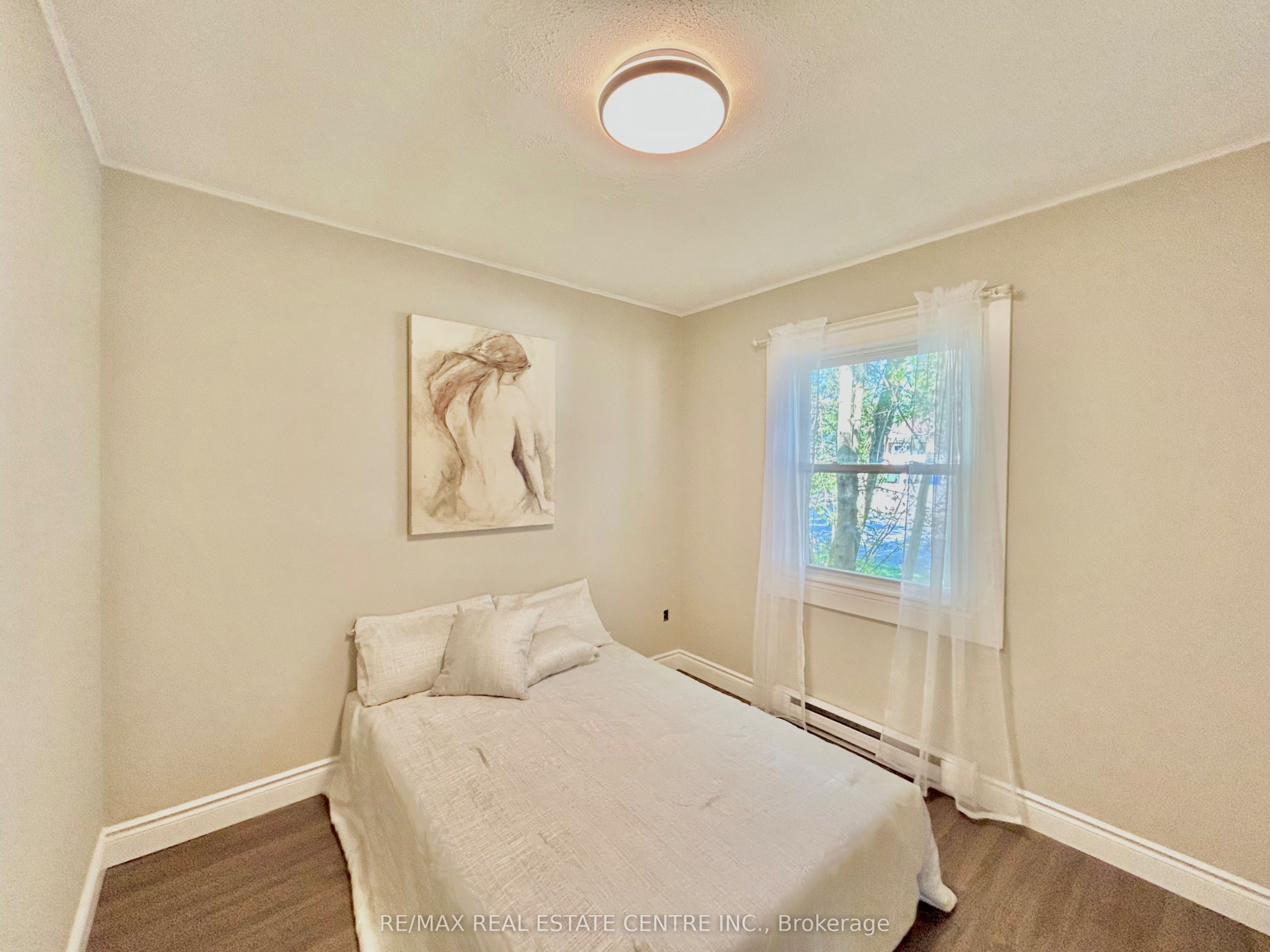 90 Artemesia Street N Property Photo 15