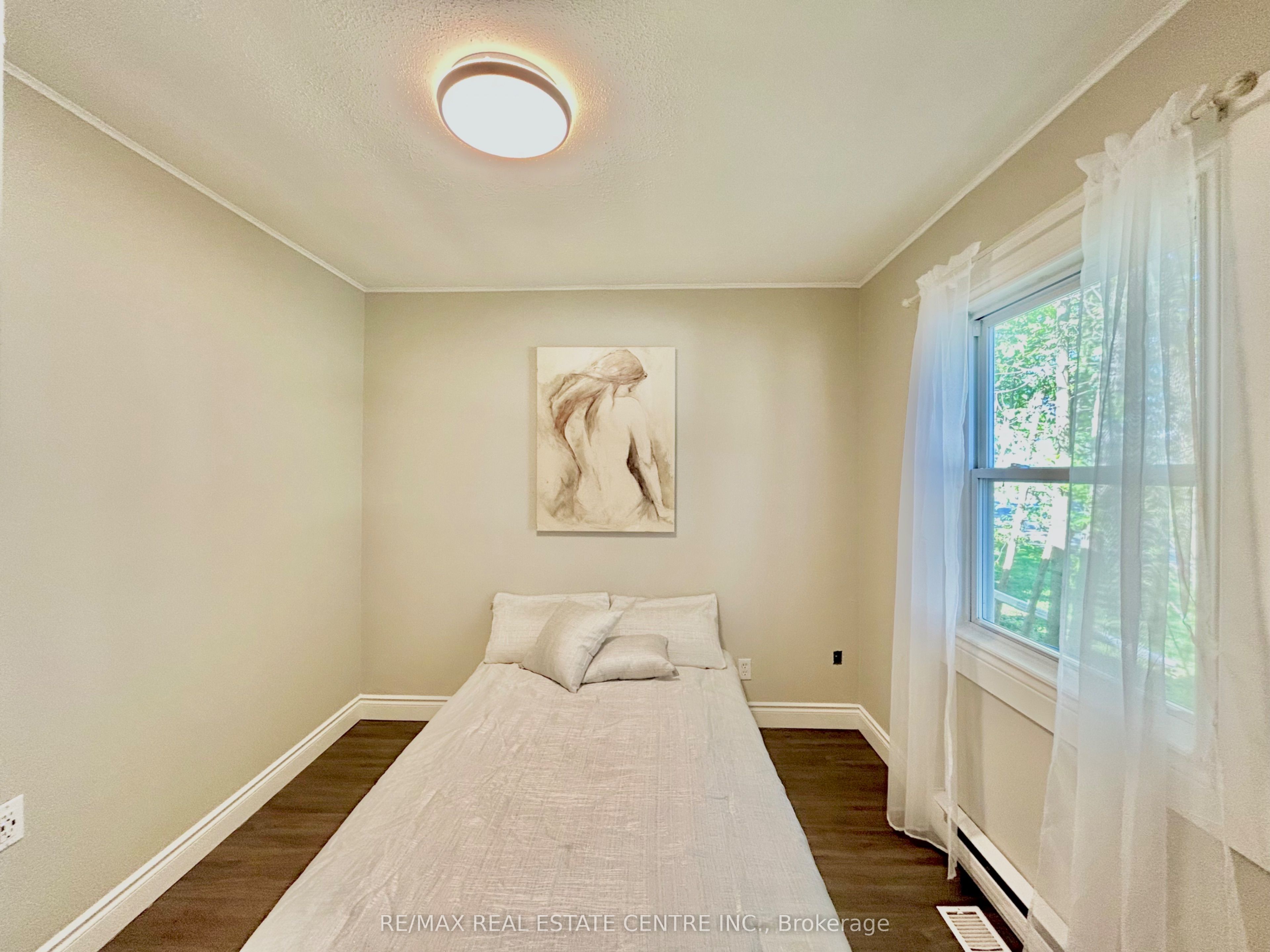 90 Artemesia Street N Property Photo 16