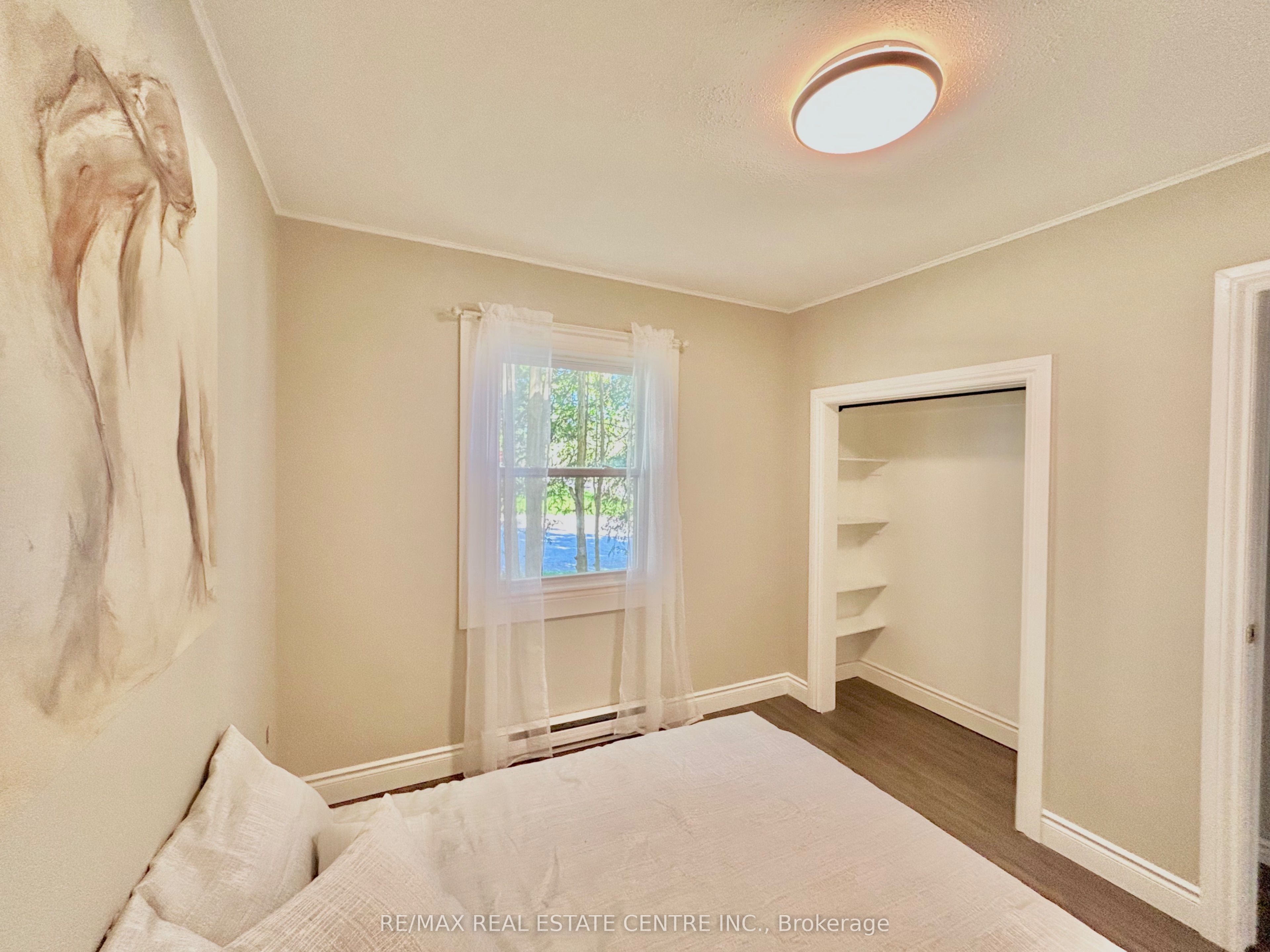 90 Artemesia Street N Property Photo 17