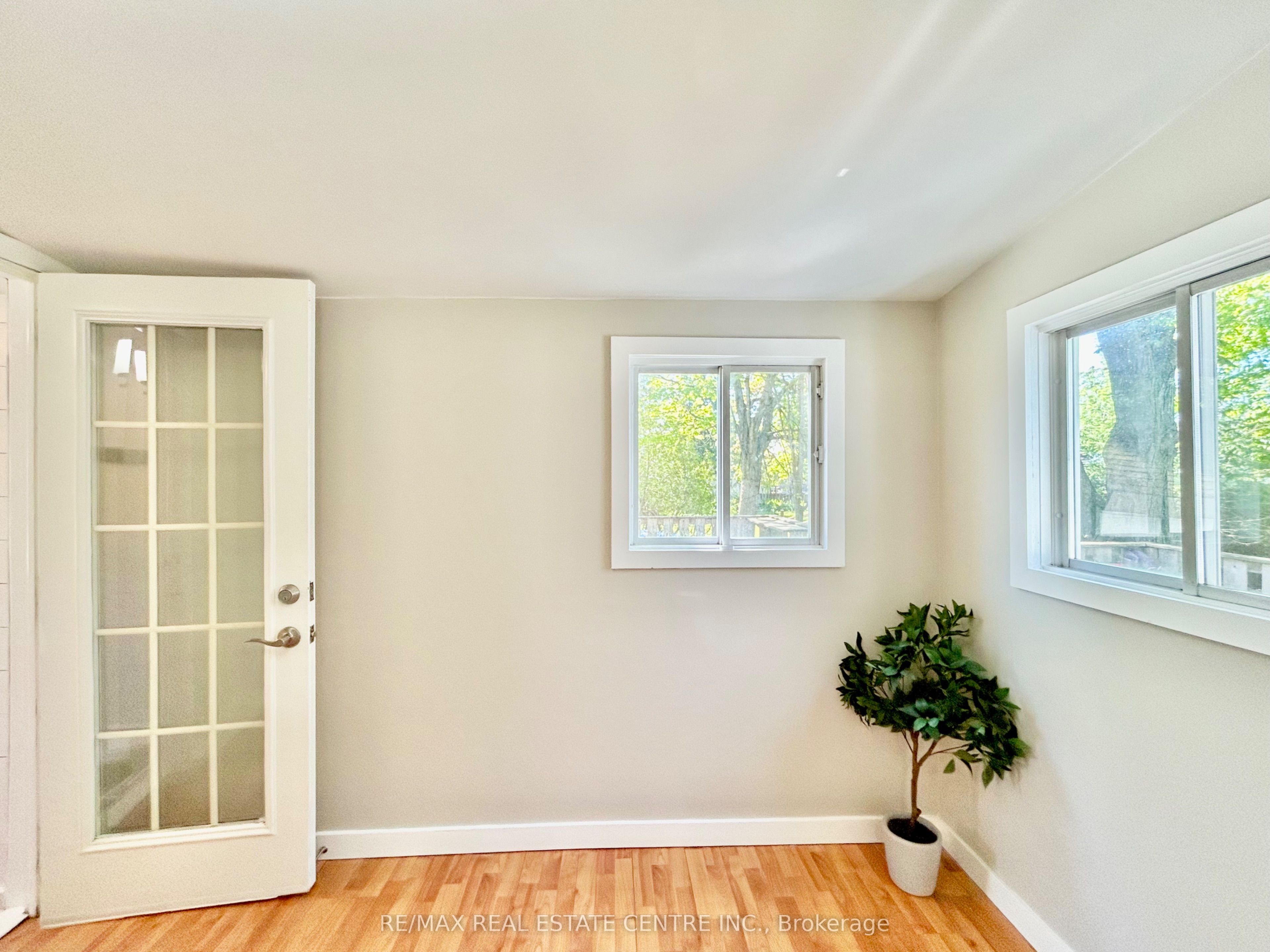 90 Artemesia Street N Property Photo 26