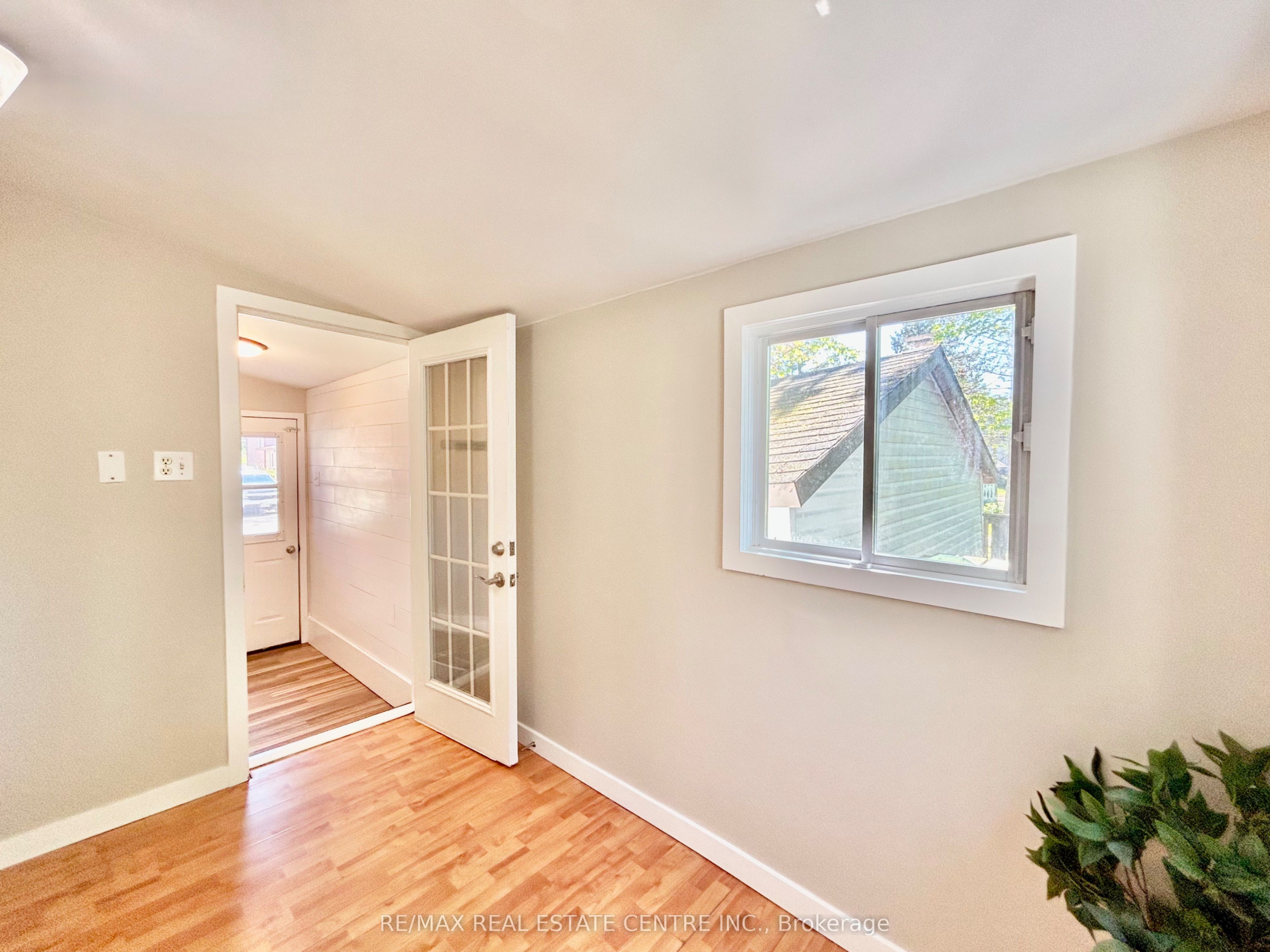 90 Artemesia Street N Property Photo 27