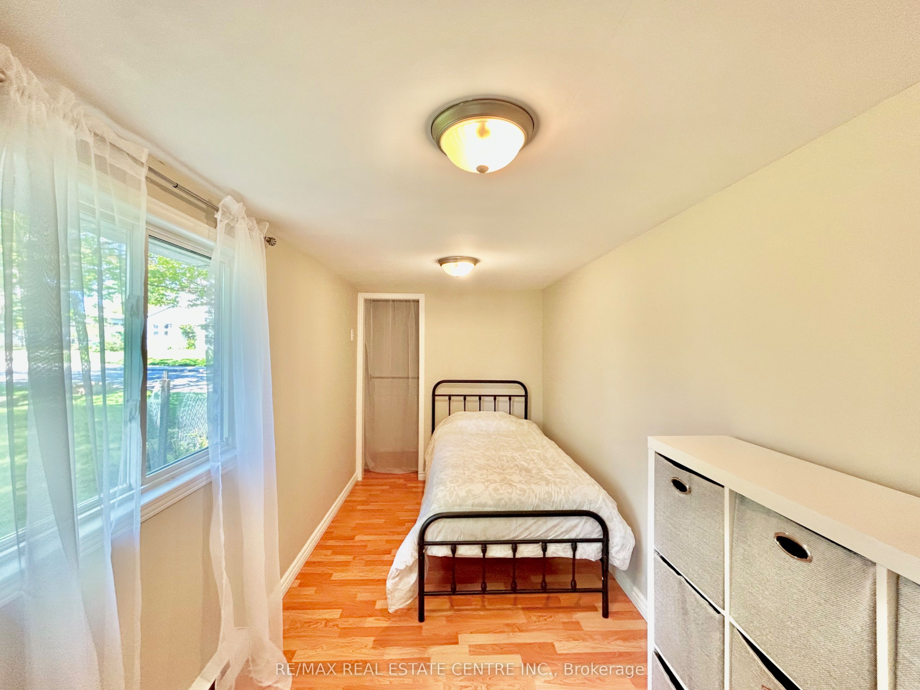 90 Artemesia Street N Property Photo 30