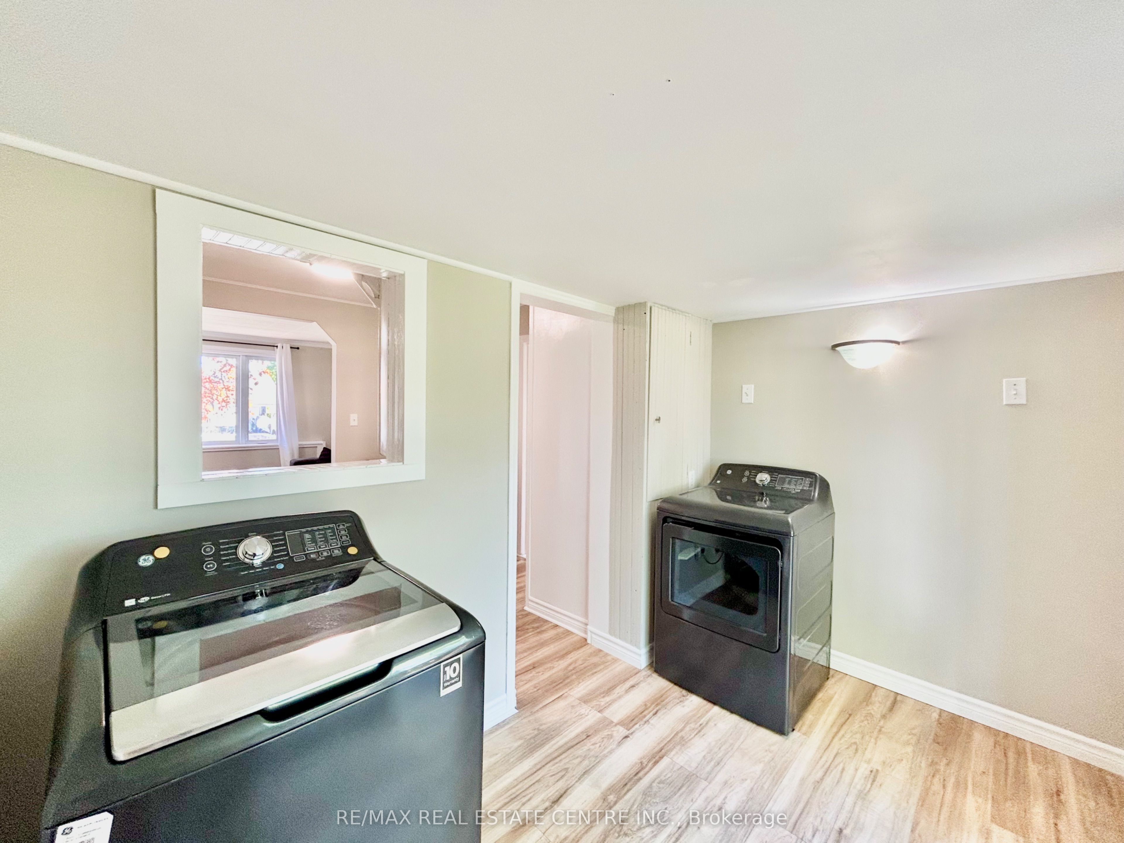 90 Artemesia Street N Property Photo 32