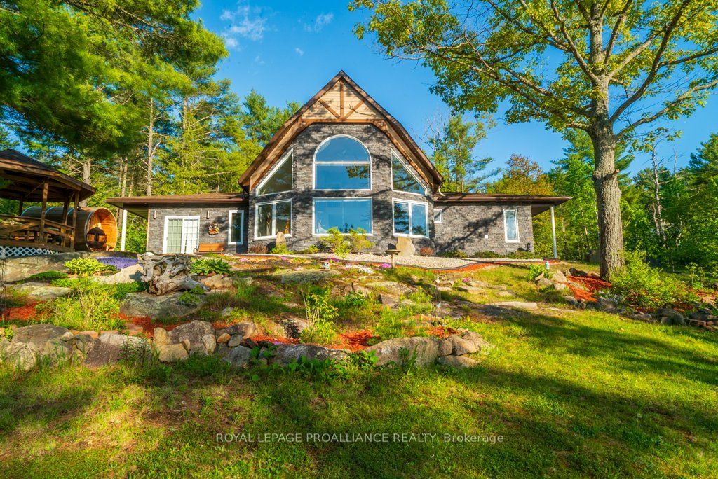 1071 Pine Path Lane Property Photo 1