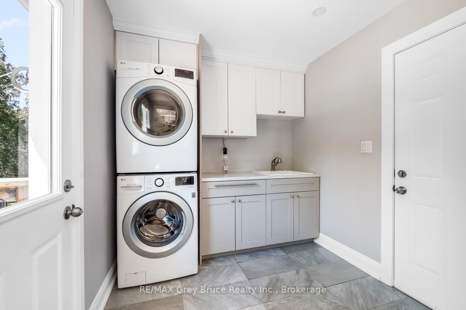 114 Pike Street Property Photo 22